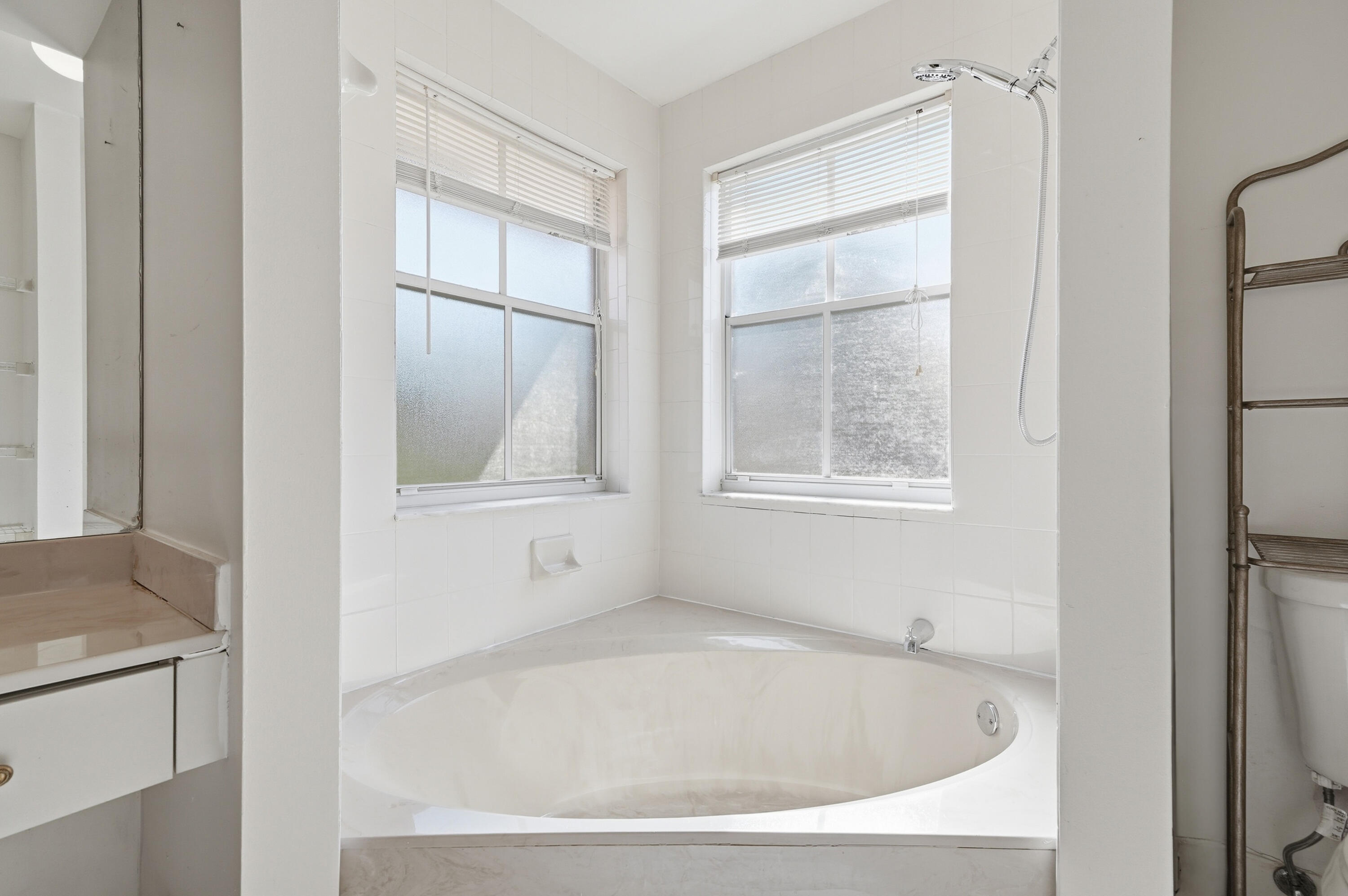 EMERALD POINTE - Residential Lease