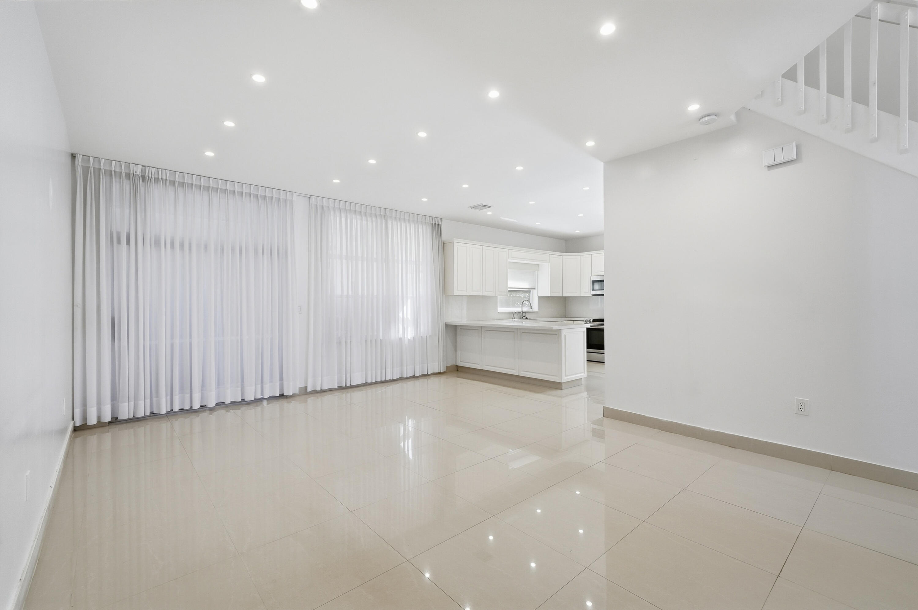 EMERALD POINTE - Residential Lease