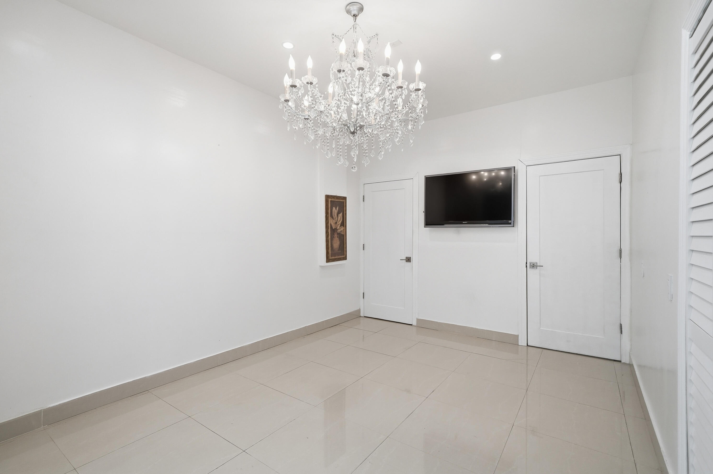 EMERALD POINTE - Residential Lease