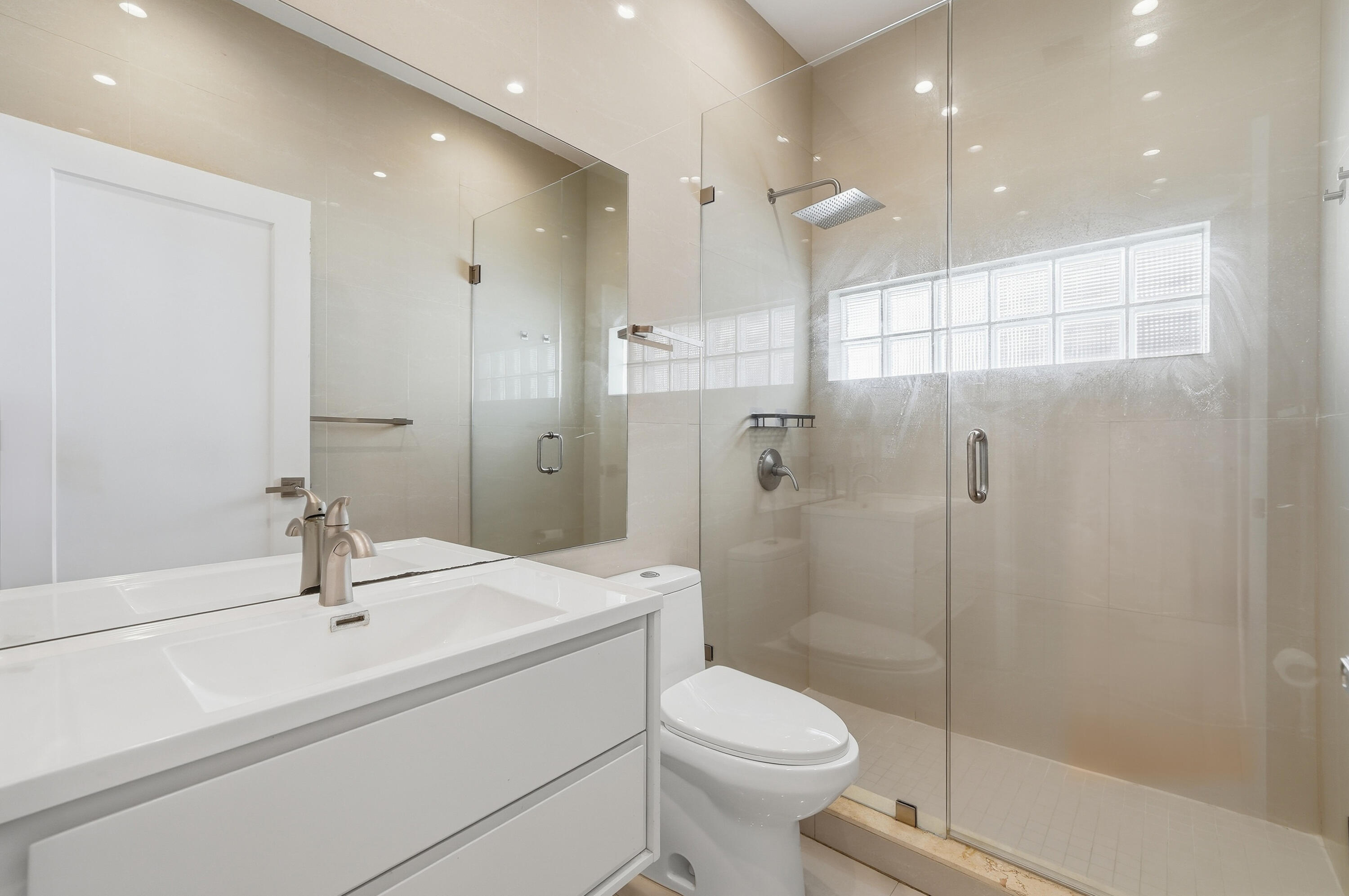 EMERALD POINTE - Residential Lease