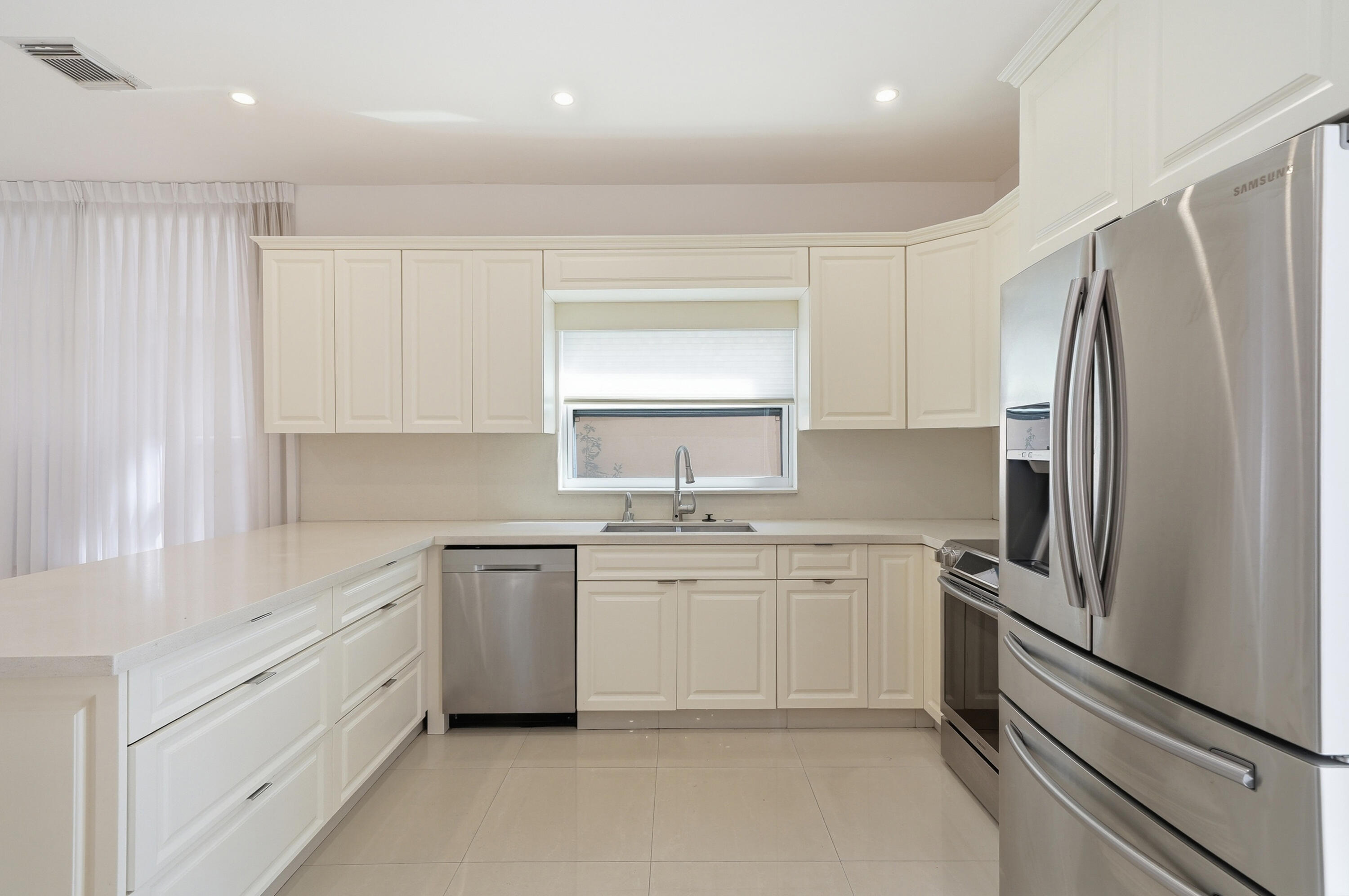 EMERALD POINTE - Residential Lease