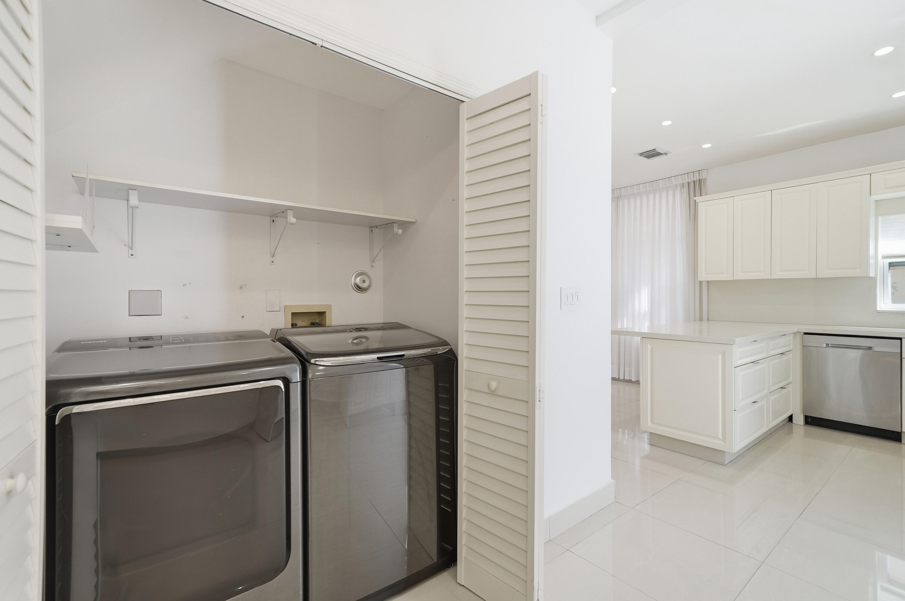 EMERALD POINTE - Residential Lease