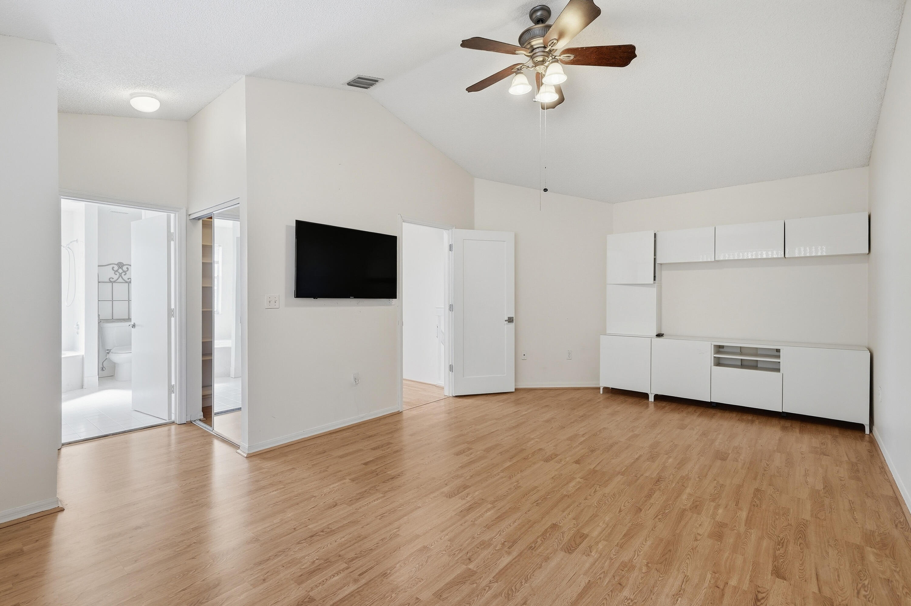 EMERALD POINTE - Residential Lease