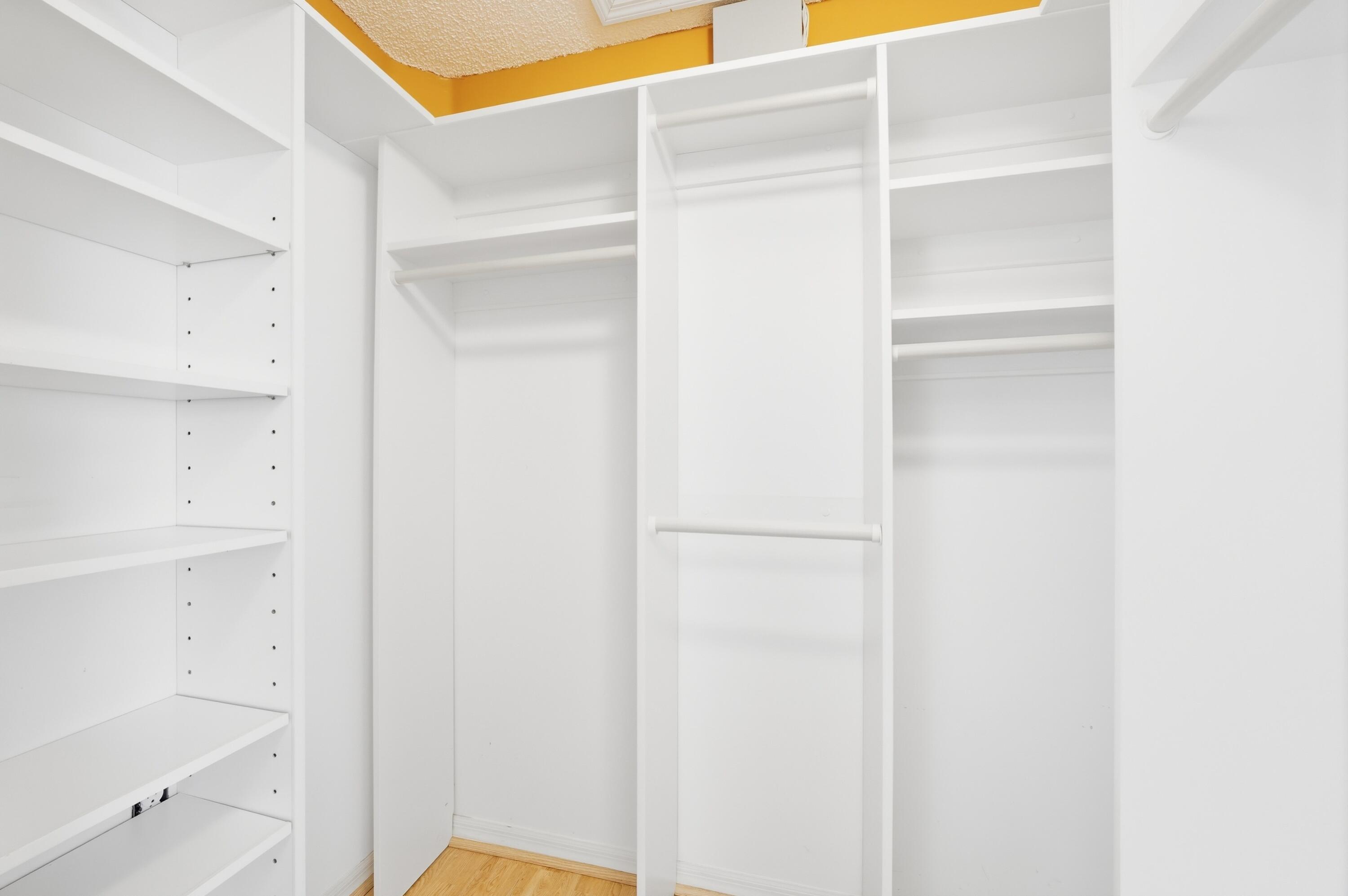 EMERALD POINTE - Residential Lease