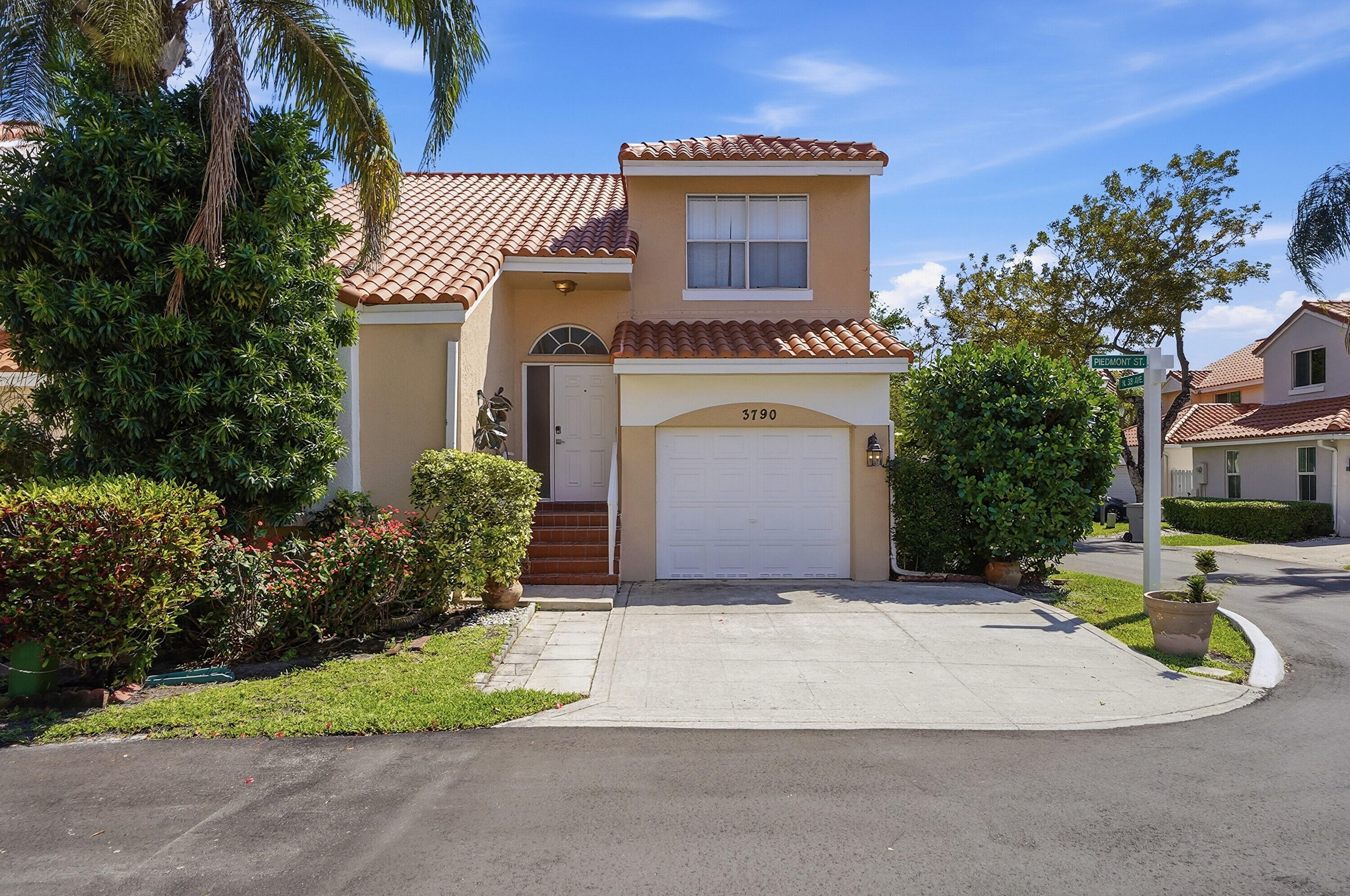 EMERALD POINTE - Residential Lease