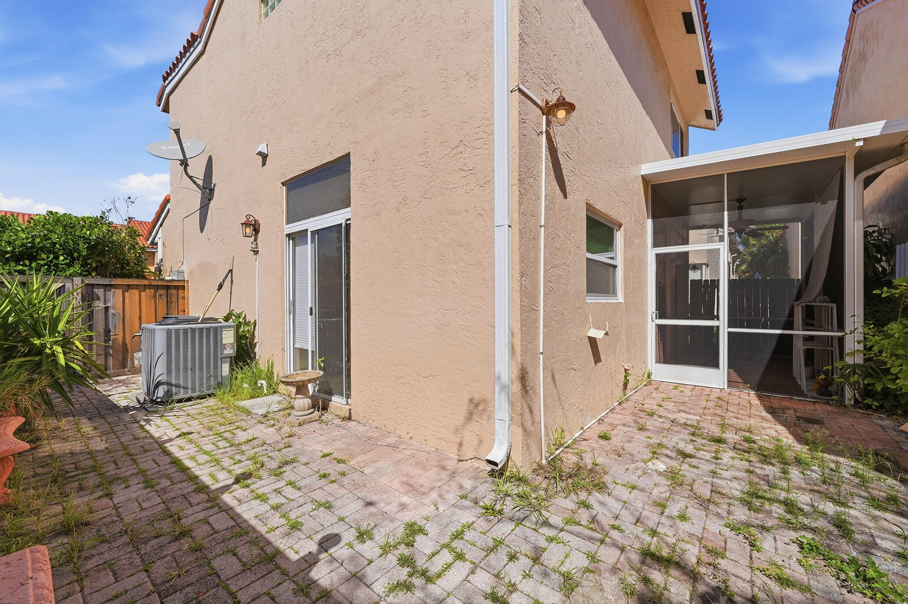 EMERALD POINTE - Residential Lease