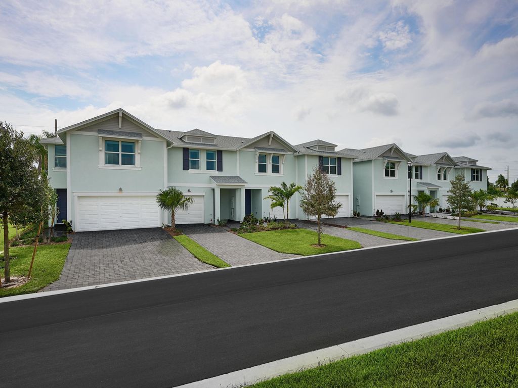 Photo of 354 Salisbury Circle, Fort Pierce, FL 34982 (MLS # R11057685)