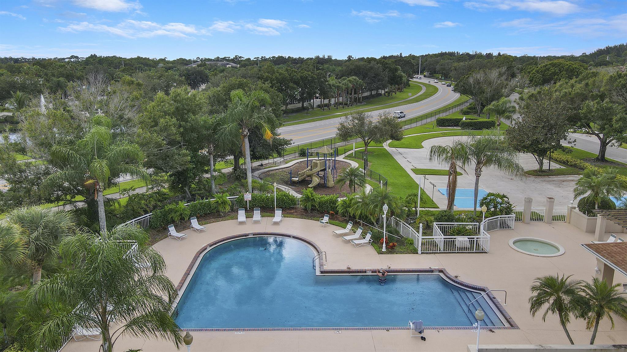 STAMFORD AT SUNSET TRACE - Residential