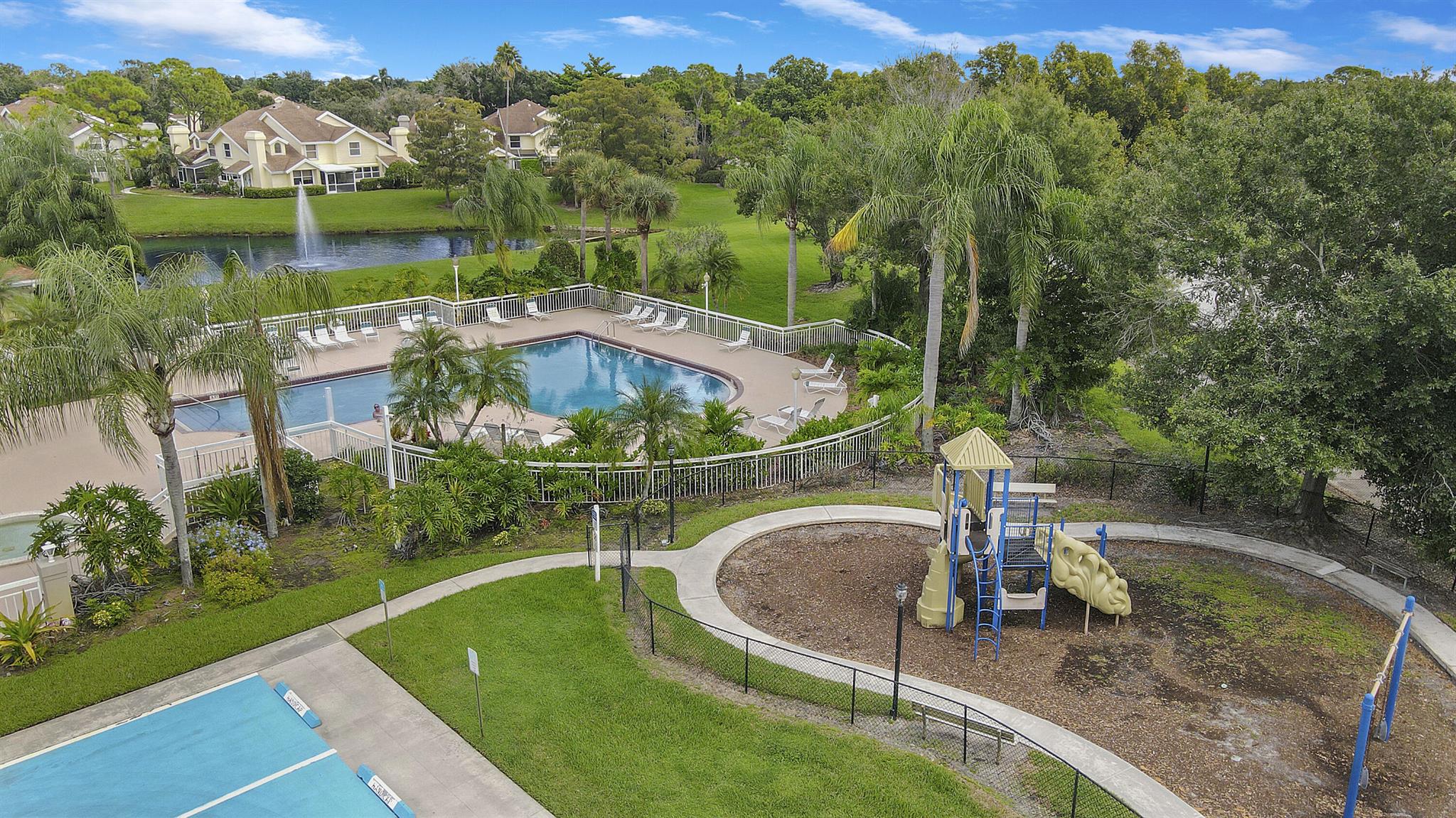 STAMFORD AT SUNSET TRACE - Residential