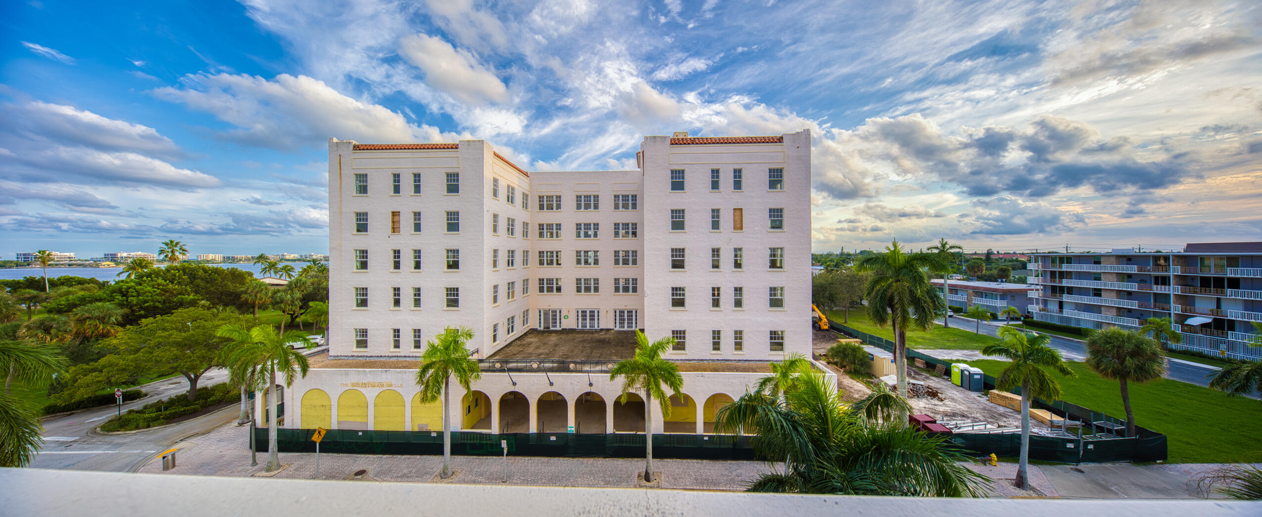 1 N Golfview Road 601
