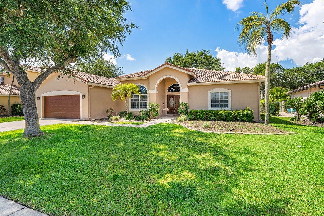 13302 Edgewater Circle