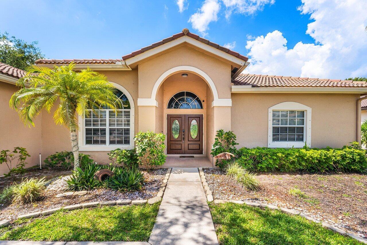 13302 Edgewater Circle