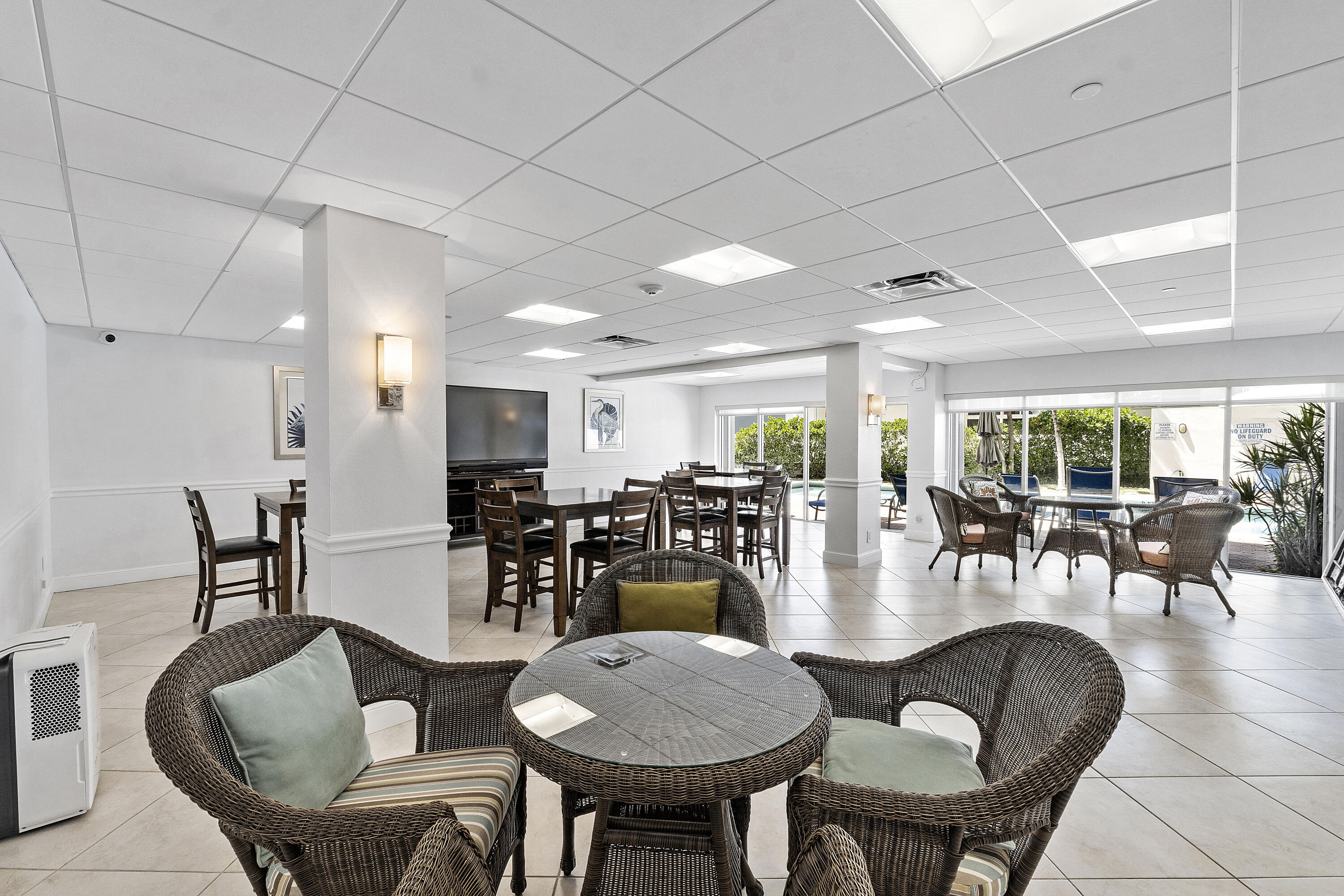LEISURE TOWERS CONDO - Residential