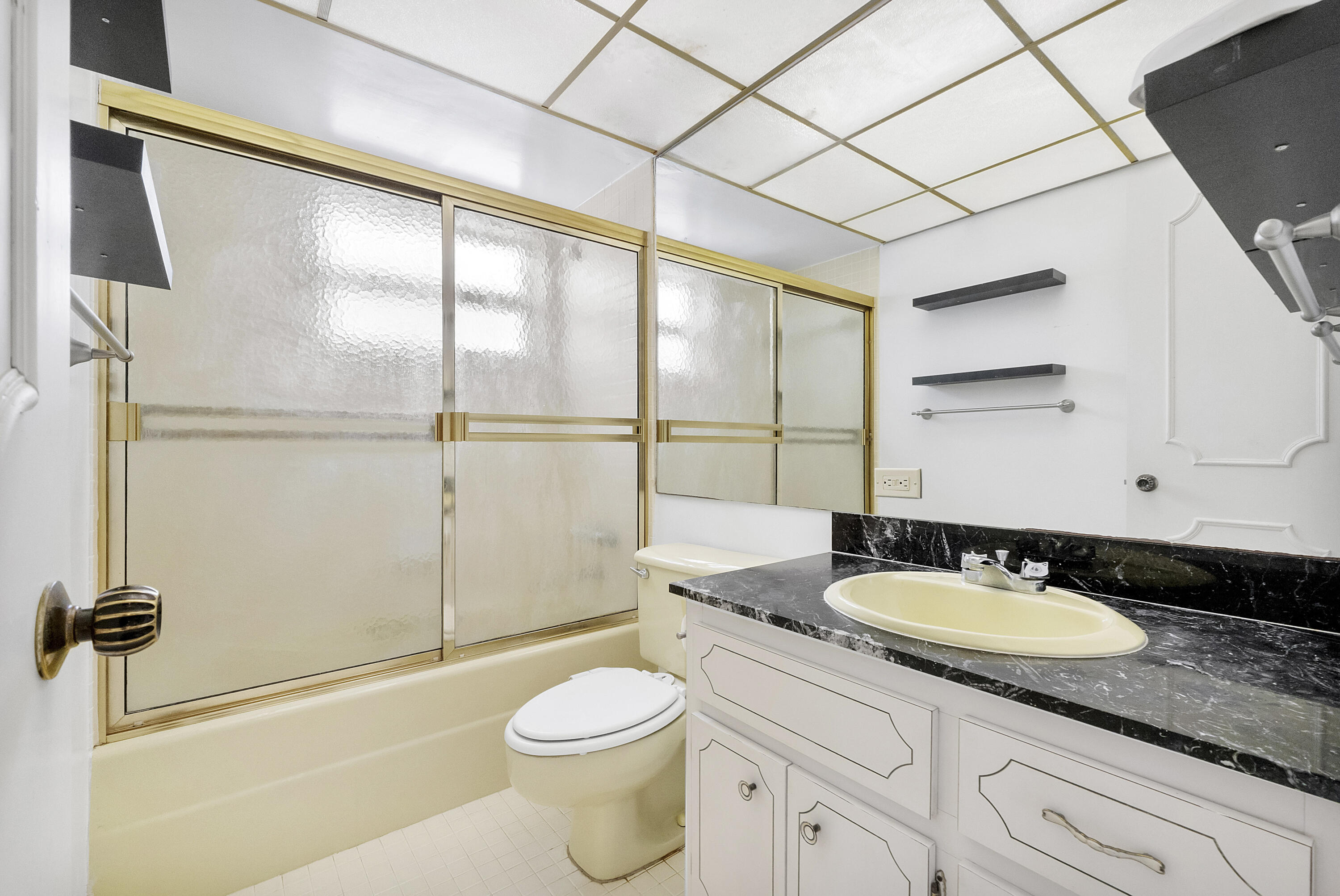 LEISURE TOWERS CONDO - Residential