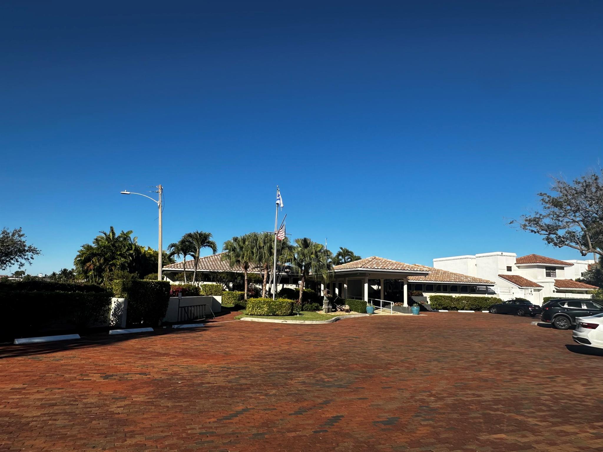 Pelican Pointe Condo - Residential