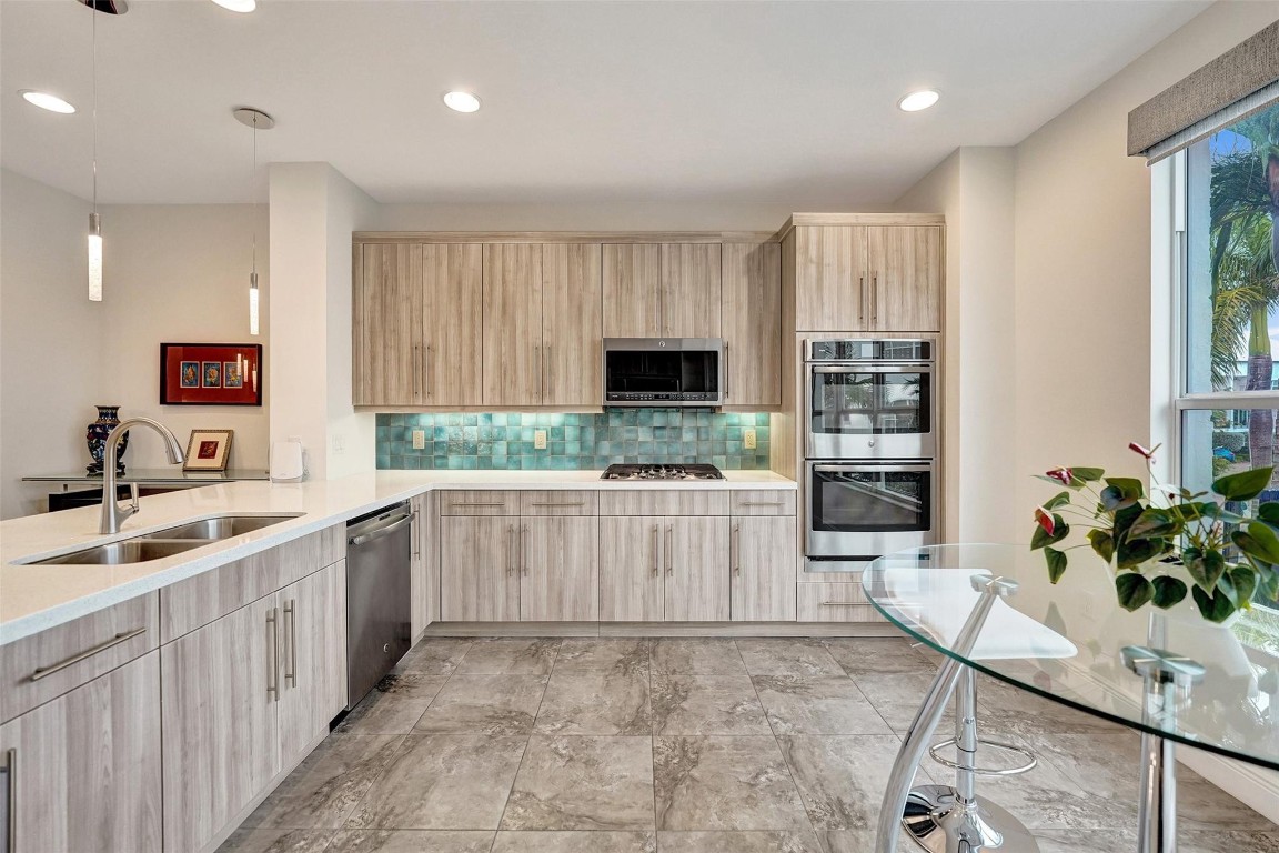 2900 NE 12th Terrace 19