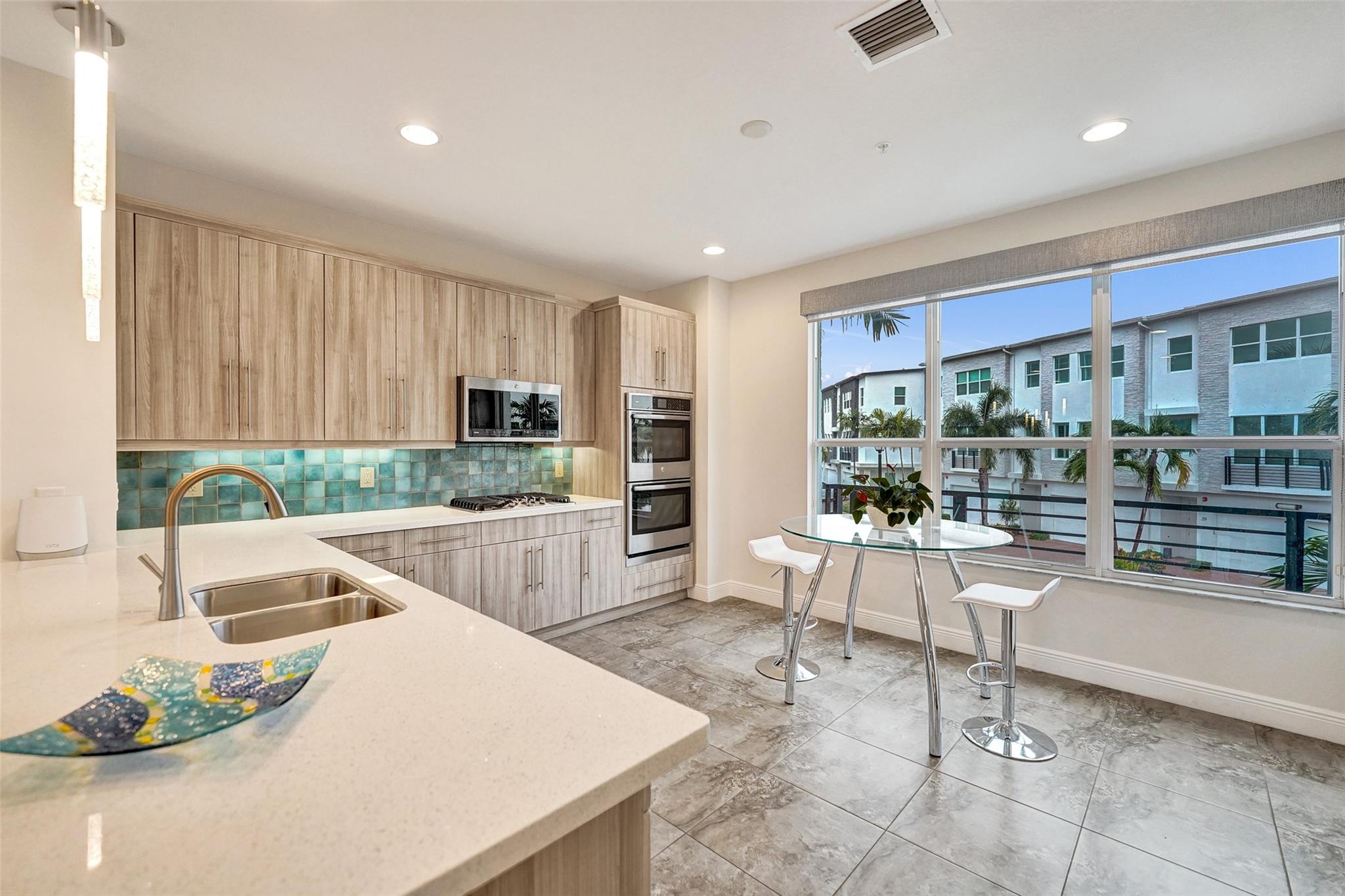 2900 NE 12th Ter 19