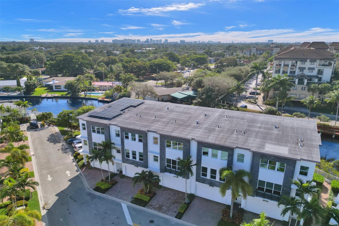 Pointe @ Middle River - Residential