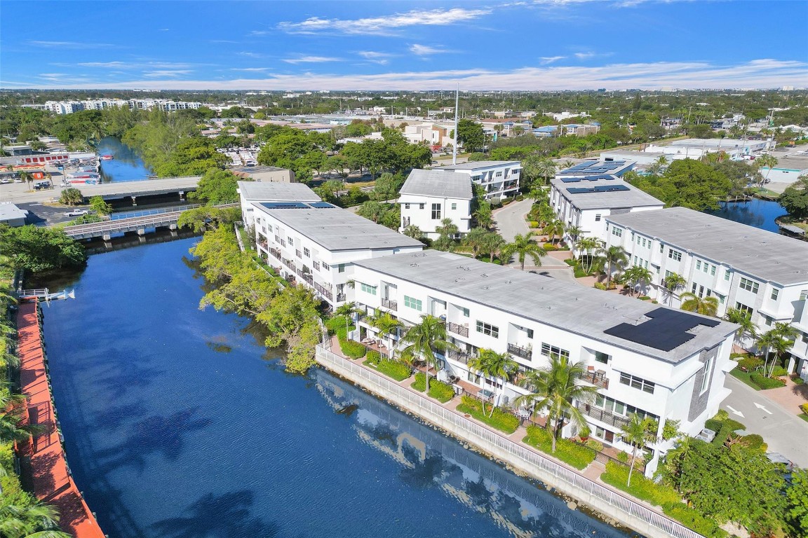 Pointe @ Middle River - Residential