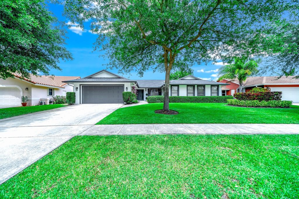 Photo of 14491 Autumn Avenue, Wellington, FL 33414 (MLS # R11009509)