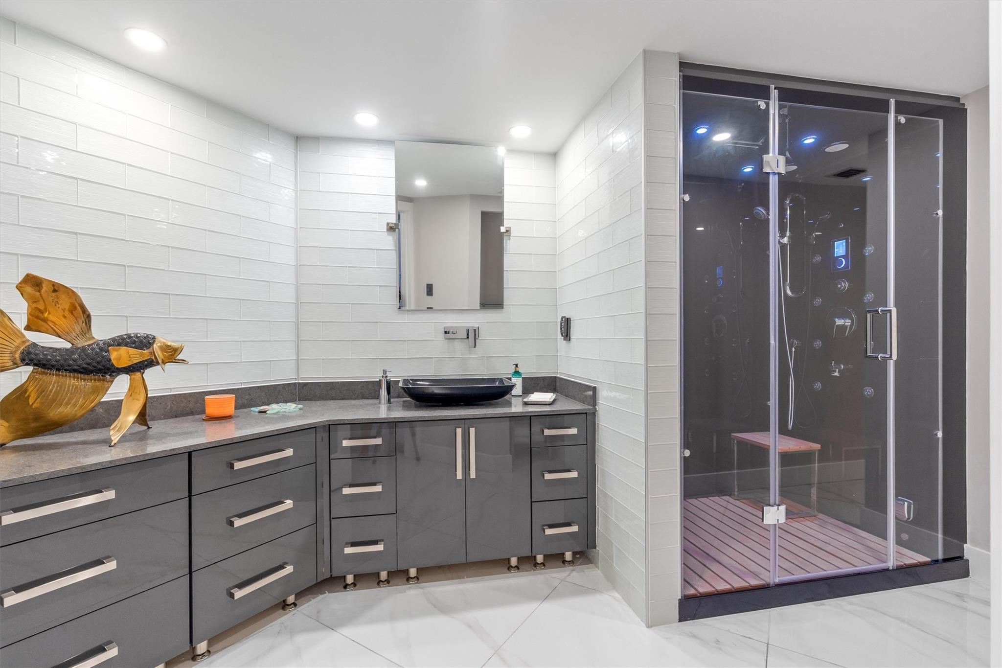 PALM BEACH HAMPTON CONDO - Residential