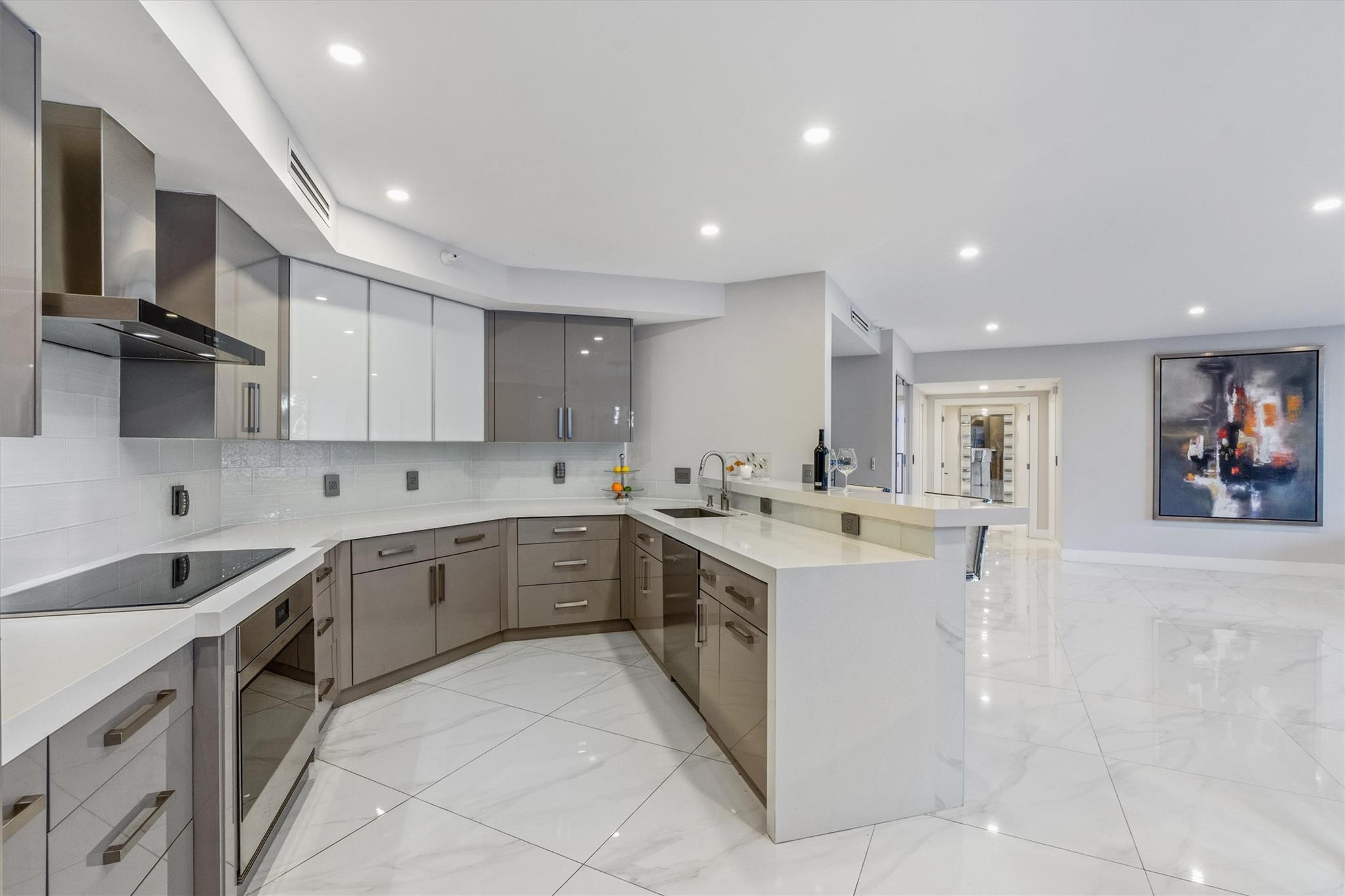 PALM BEACH HAMPTON CONDO - Residential