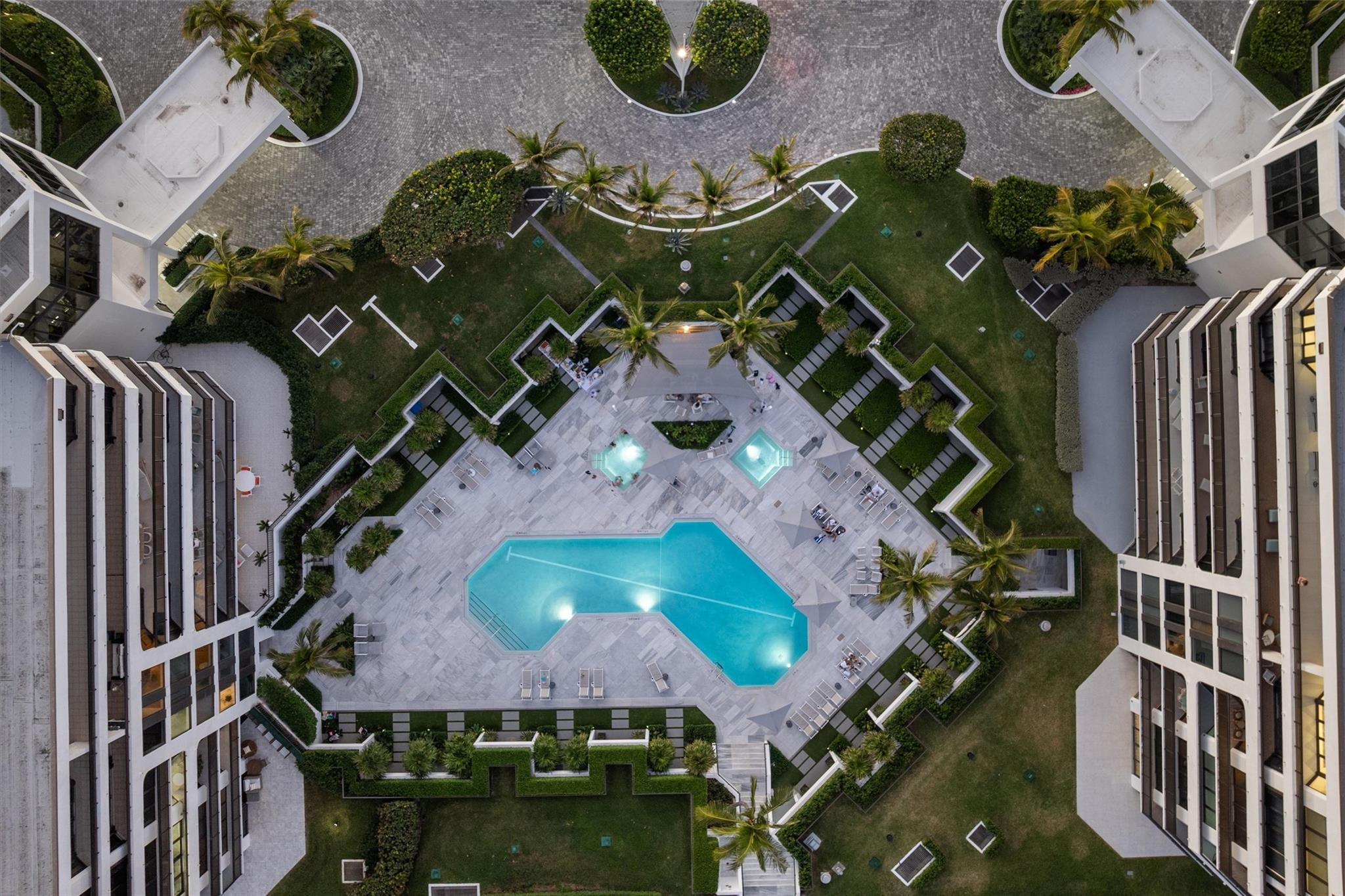 PALM BEACH HAMPTON CONDO - Residential