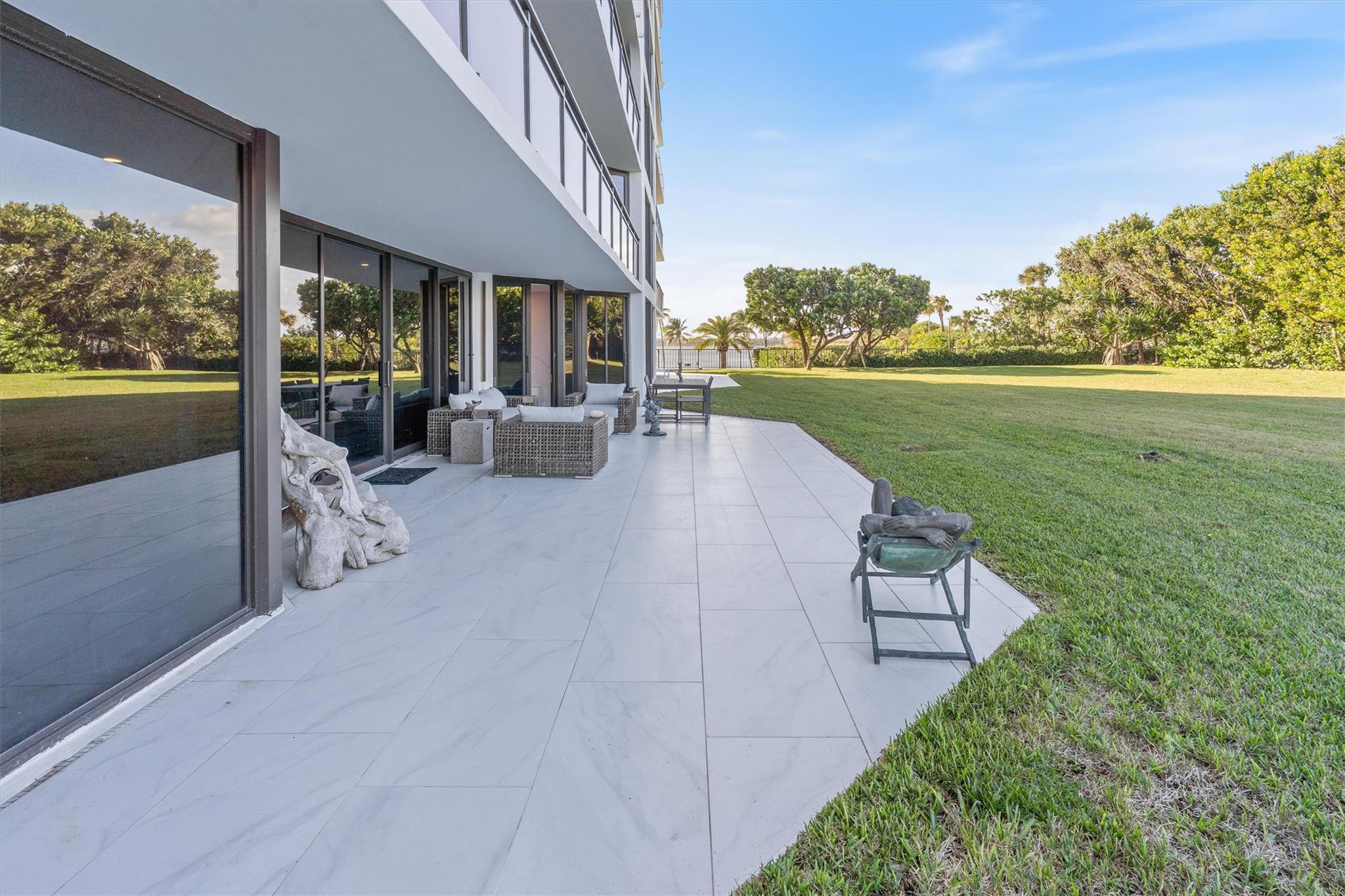 PALM BEACH HAMPTON CONDO - Residential