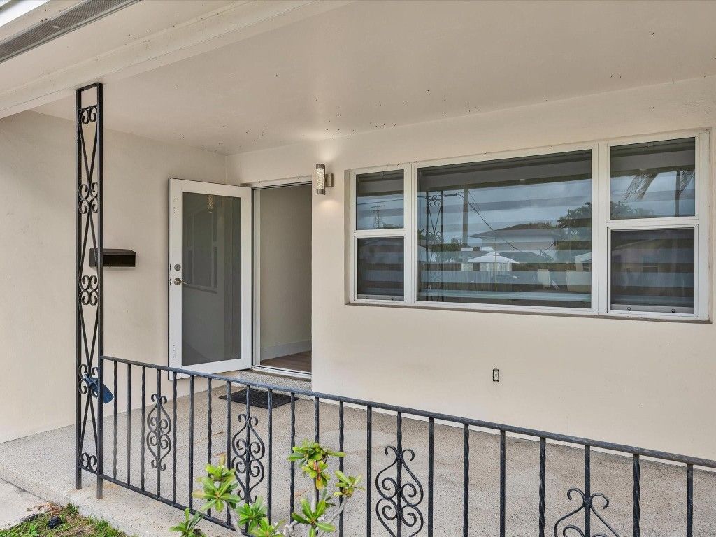 Photo of 21 SE 11th Street, Dania Beach, FL 33004 (MLS # F10548438)