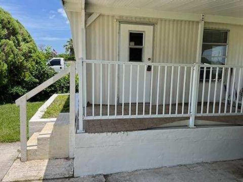Photo of 82 NE 15th Terrace, Stuart, FL 34994 (MLS # R10903189)