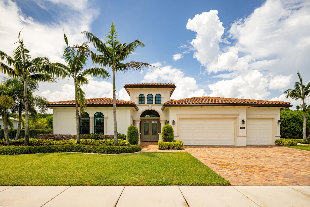 Photo of 19998 SE Gallberry Drive, Jupiter, FL 33458 (MLS # B26073661)