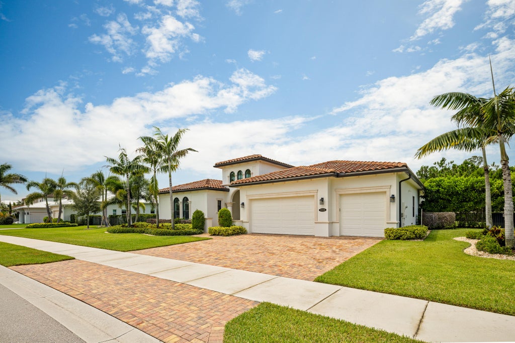 Photo of 19998 SE Gallberry Drive, Jupiter, FL 33458 (MLS # B26073661)