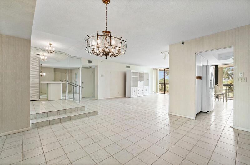 1900 Consulate Place 205