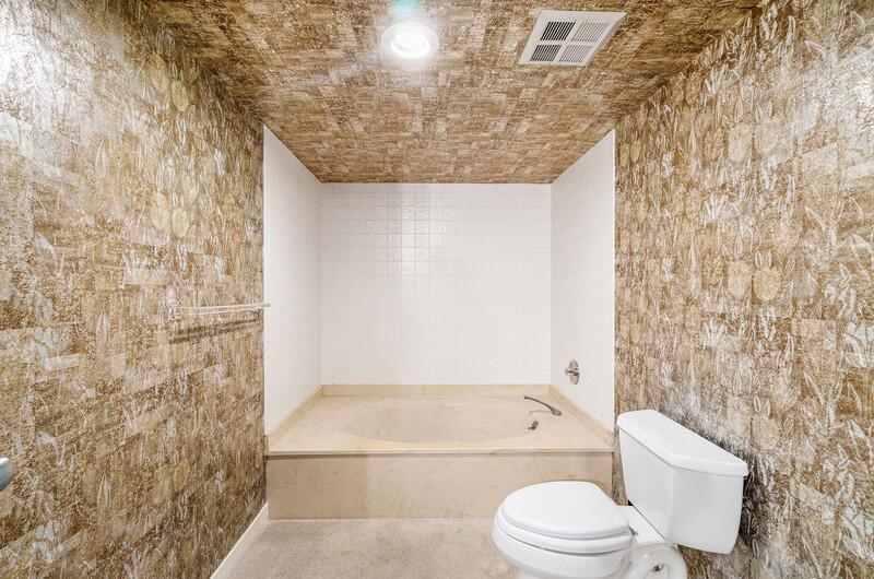 LANDS OF THE PRESIDENT/CO - Residential