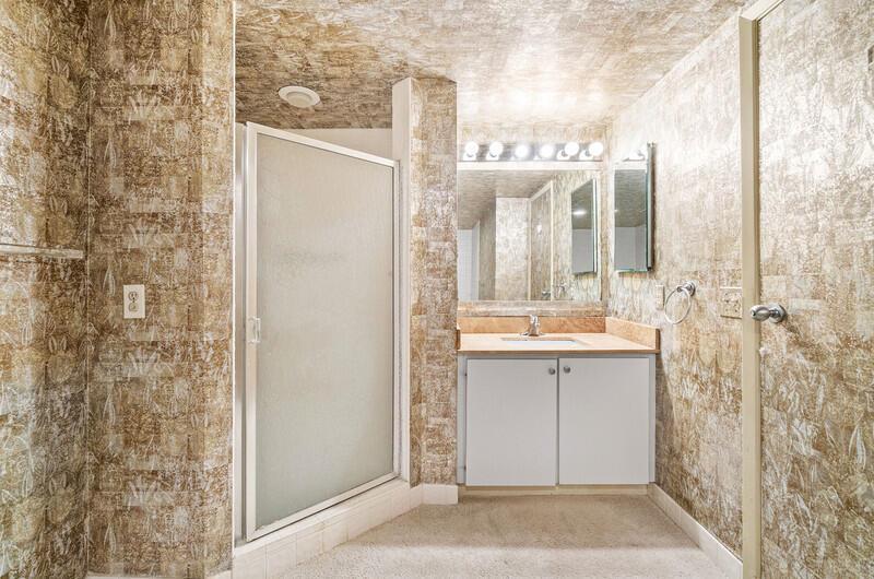 LANDS OF THE PRESIDENT/CO - Residential