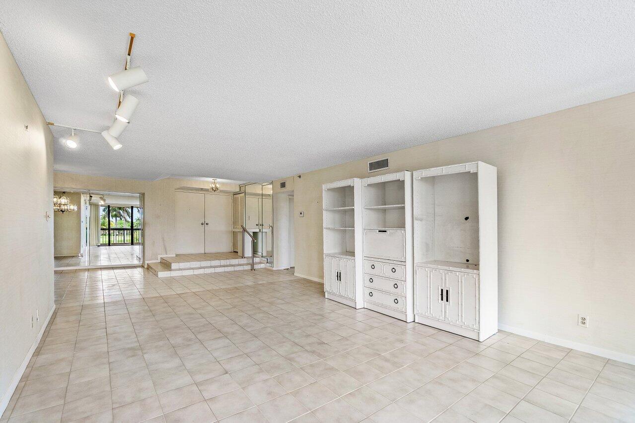 LANDS OF THE PRESIDENT/CO - Residential