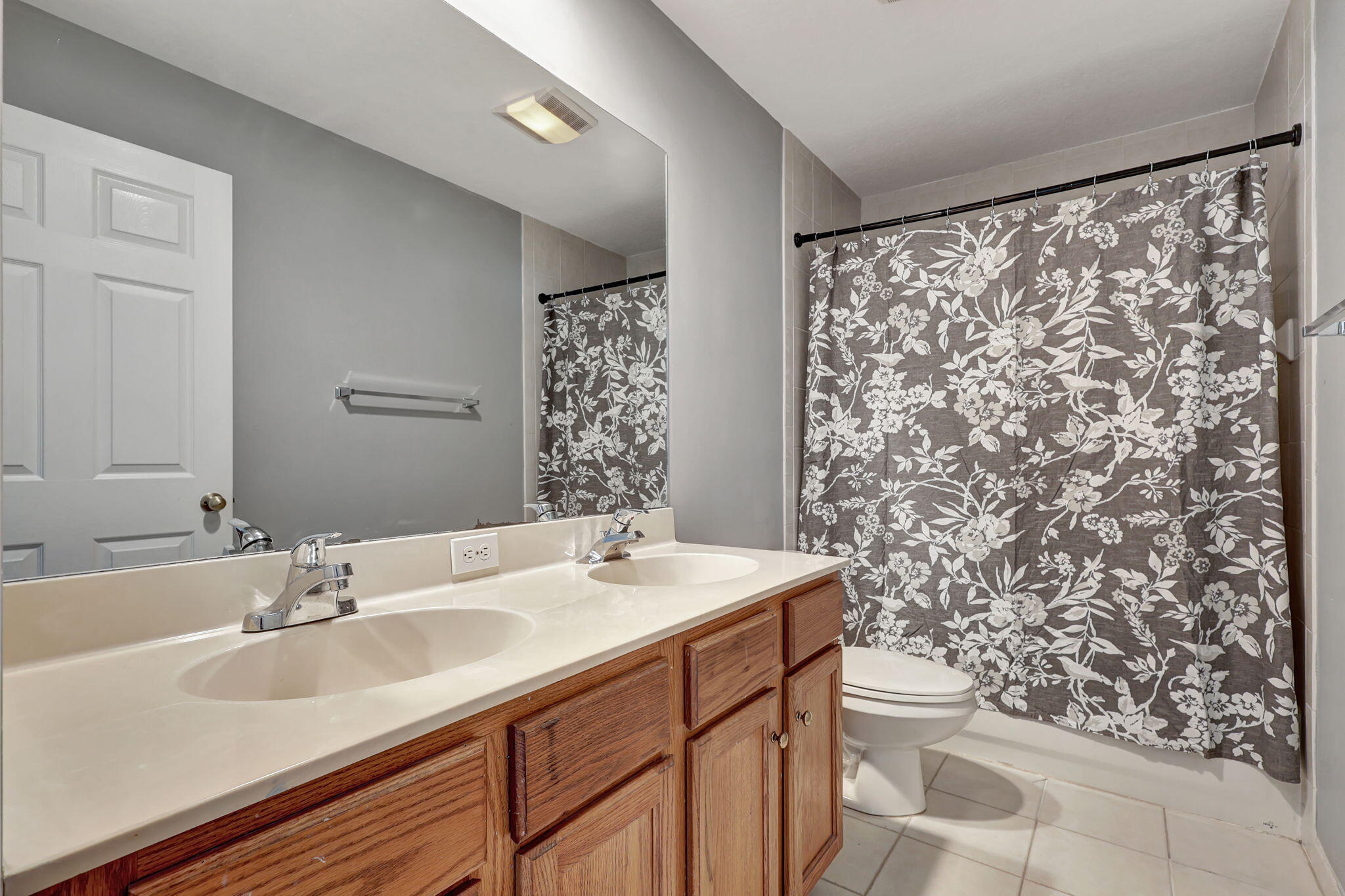 ISLES AT WELLINGTON 1 - Residential Lease