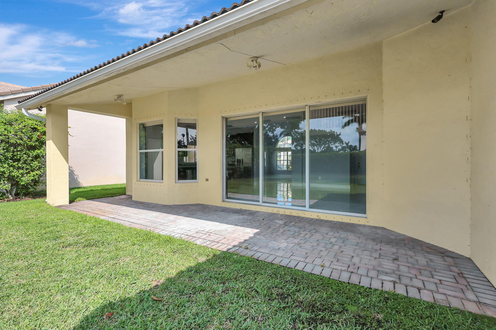 ISLES AT WELLINGTON 1 - Residential Lease