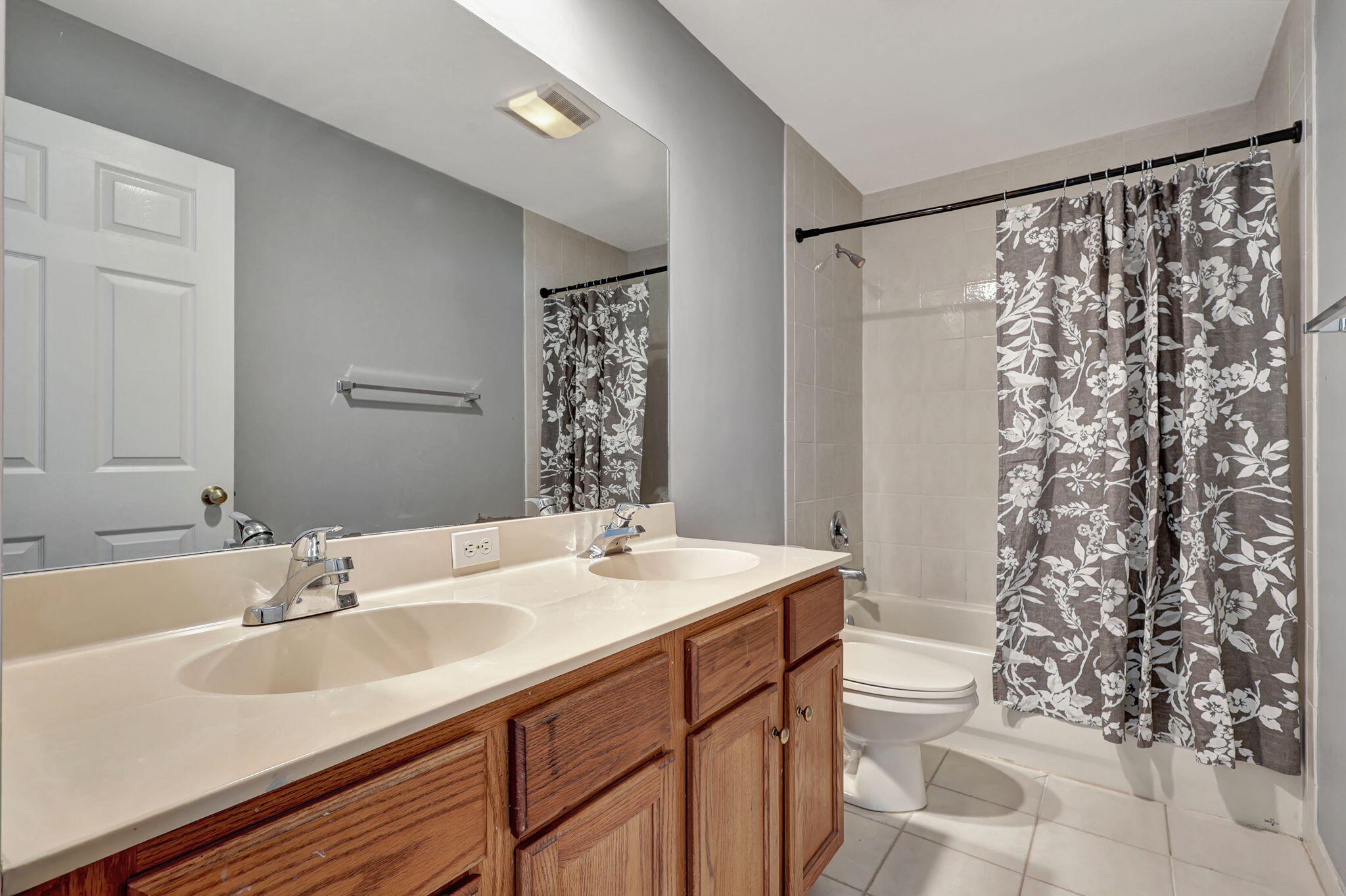 ISLES AT WELLINGTON 1 - Residential Lease