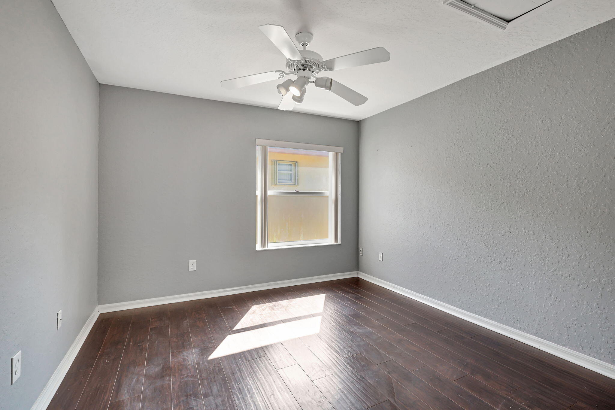 ISLES AT WELLINGTON 1 - Residential Lease