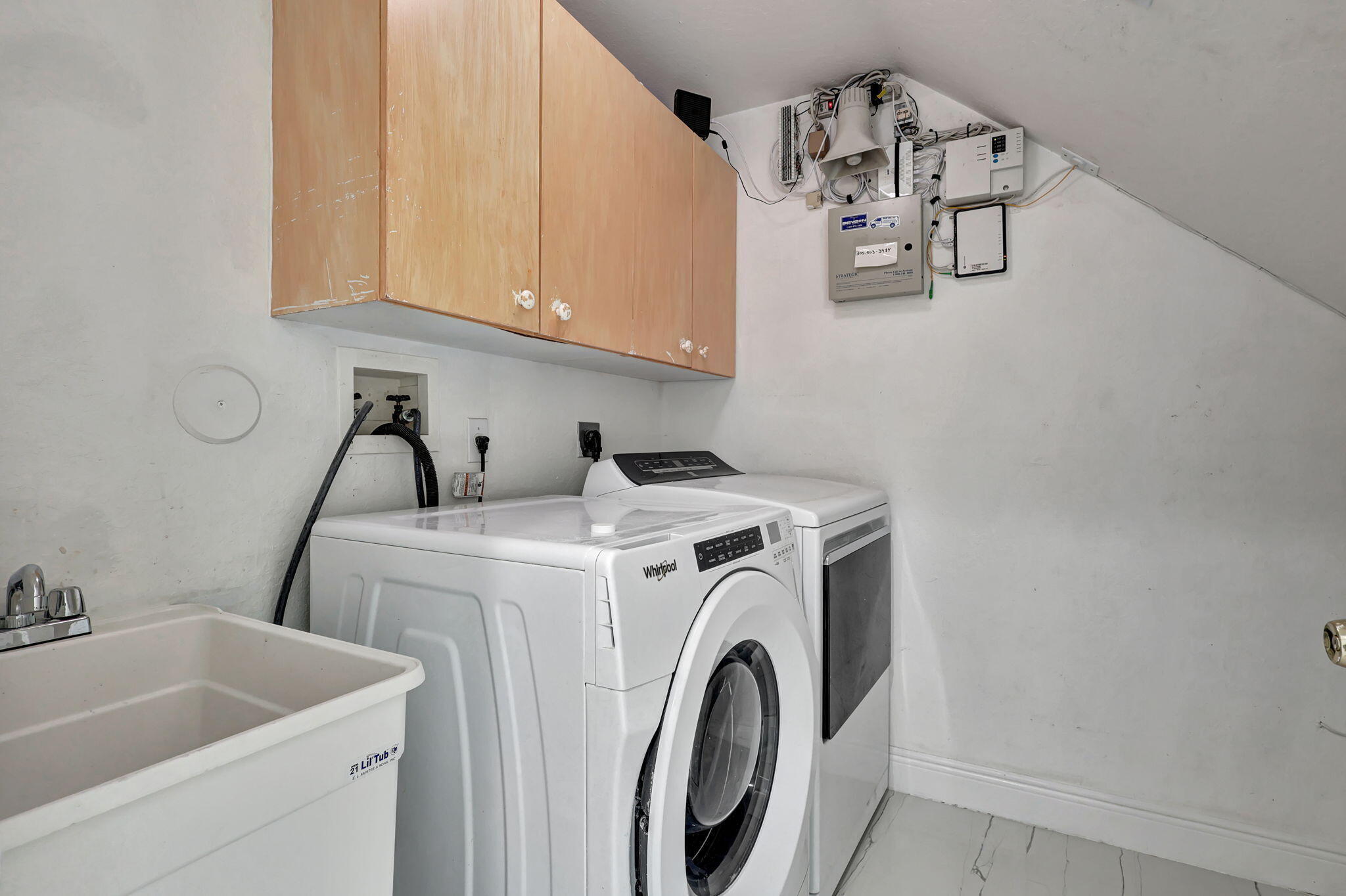 ISLES AT WELLINGTON 1 - Residential Lease
