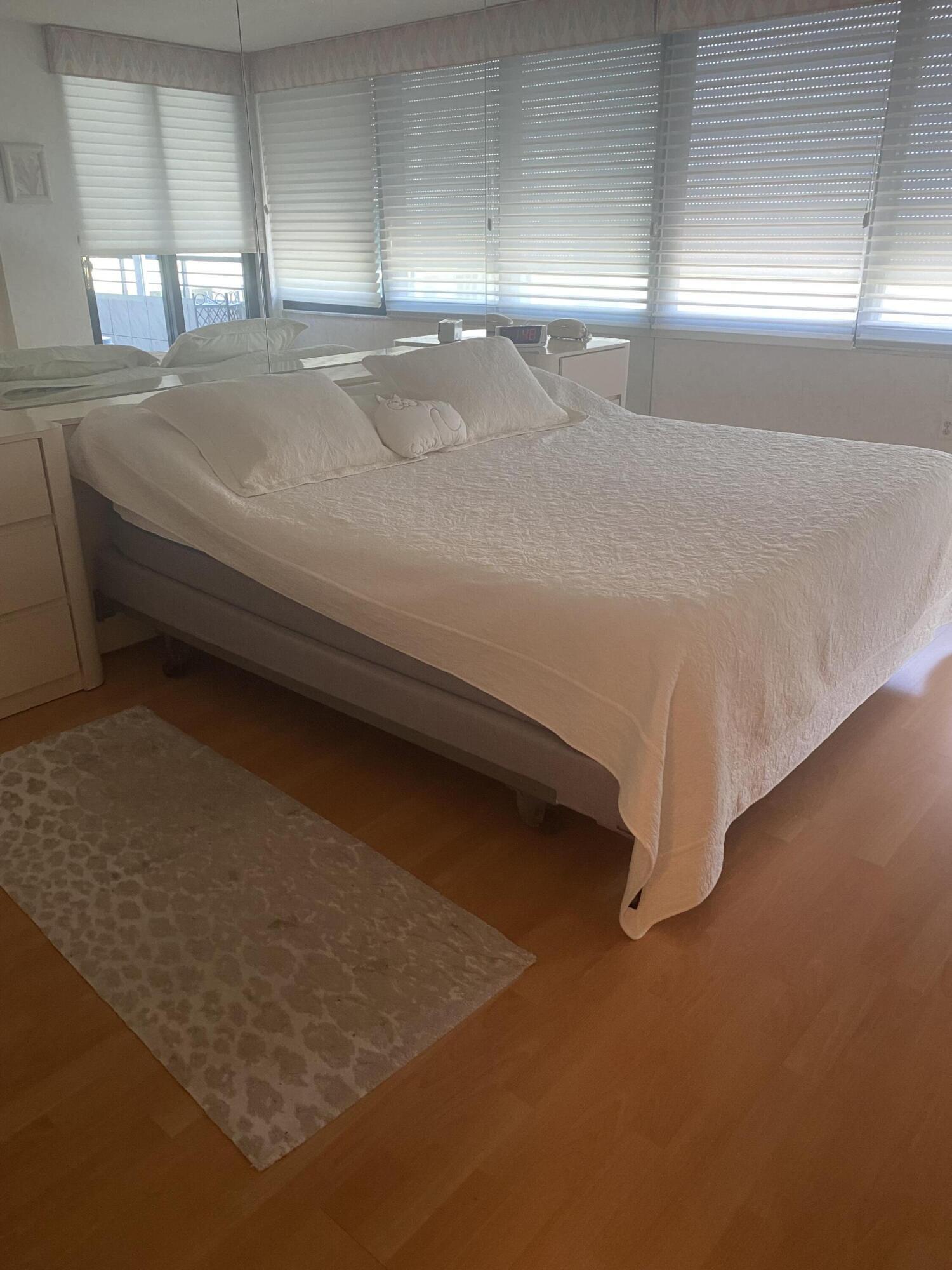 MAYFAIR HOUSE CONDO - Residential Lease