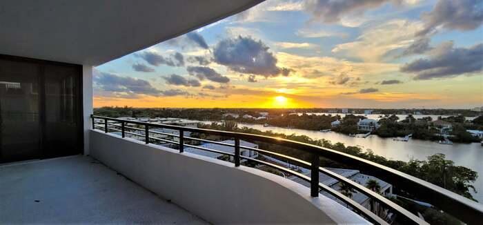 MAYFAIR HOUSE CONDO - Residential Lease