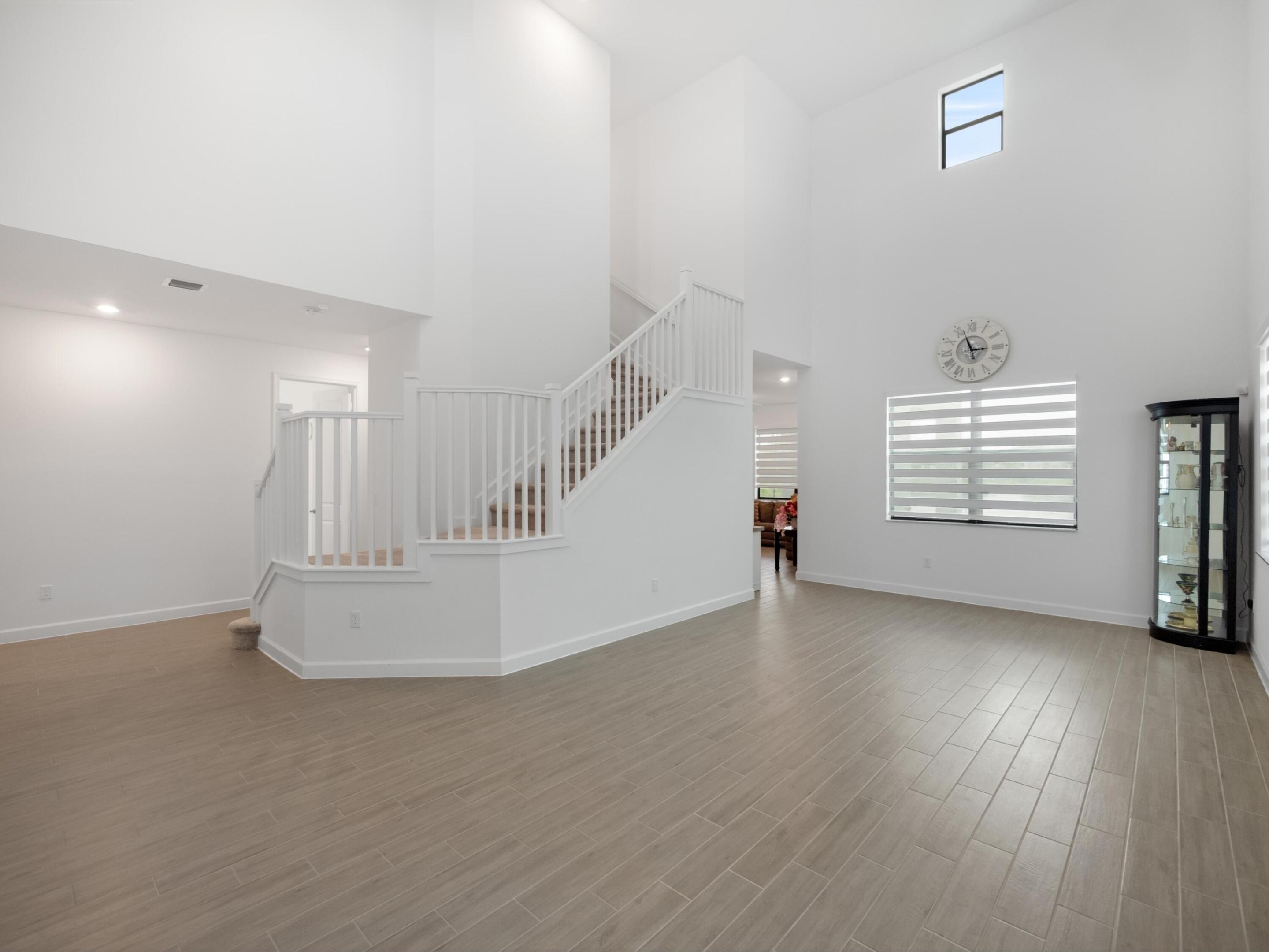 CRESTWOOD NORTH - Residential