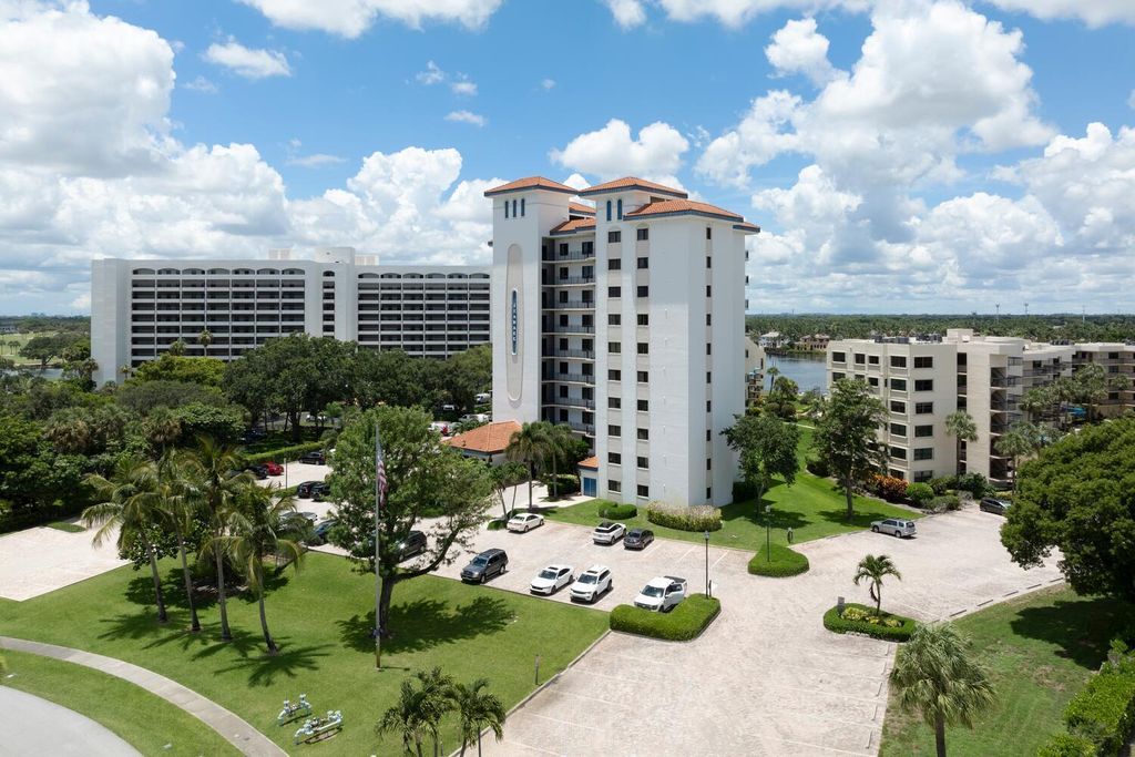 Photo of 370 Golfview Road #703, North Palm Beach, FL 33408 (MLS # R10999831)