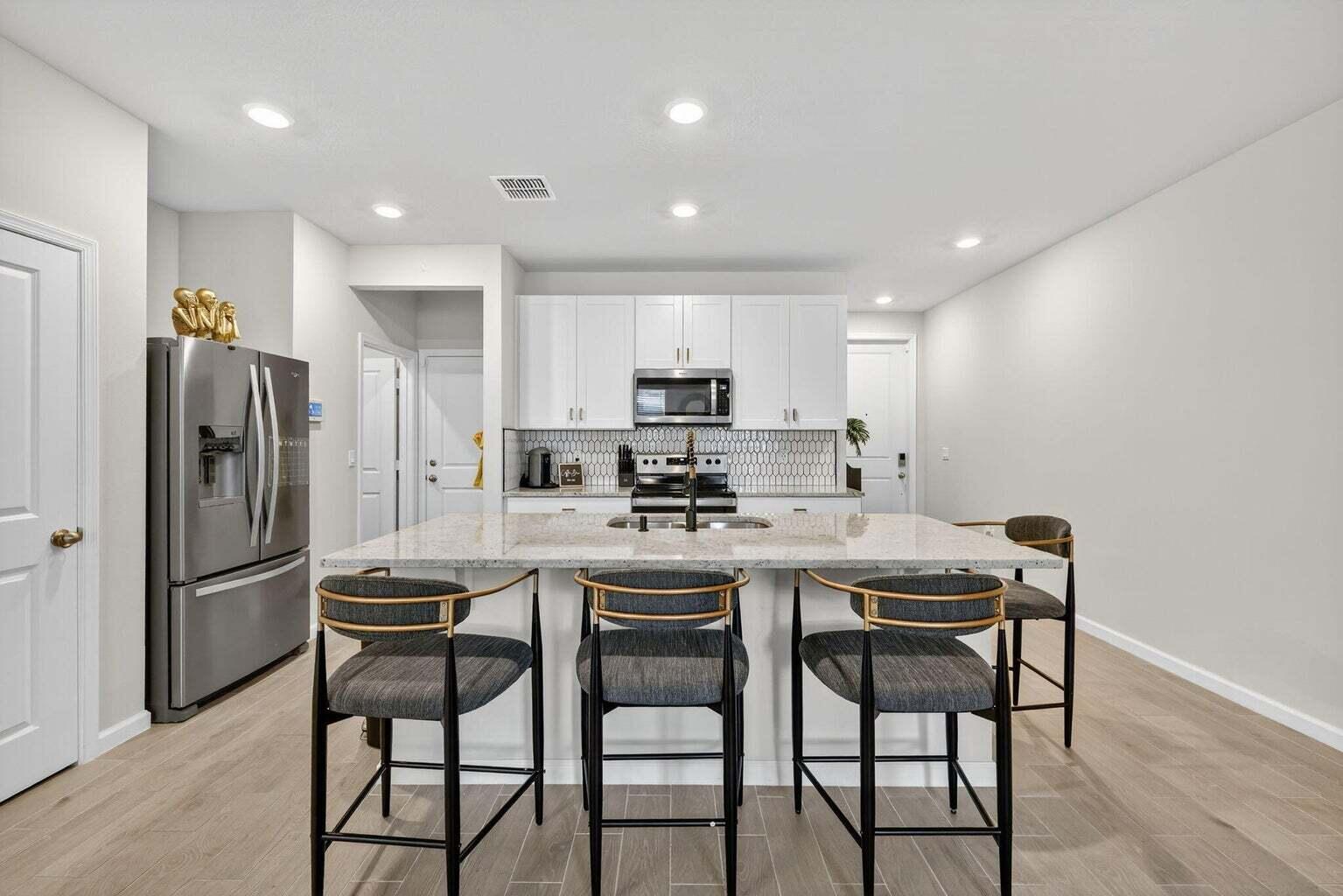 Edgewater Pointe - Residential Lease