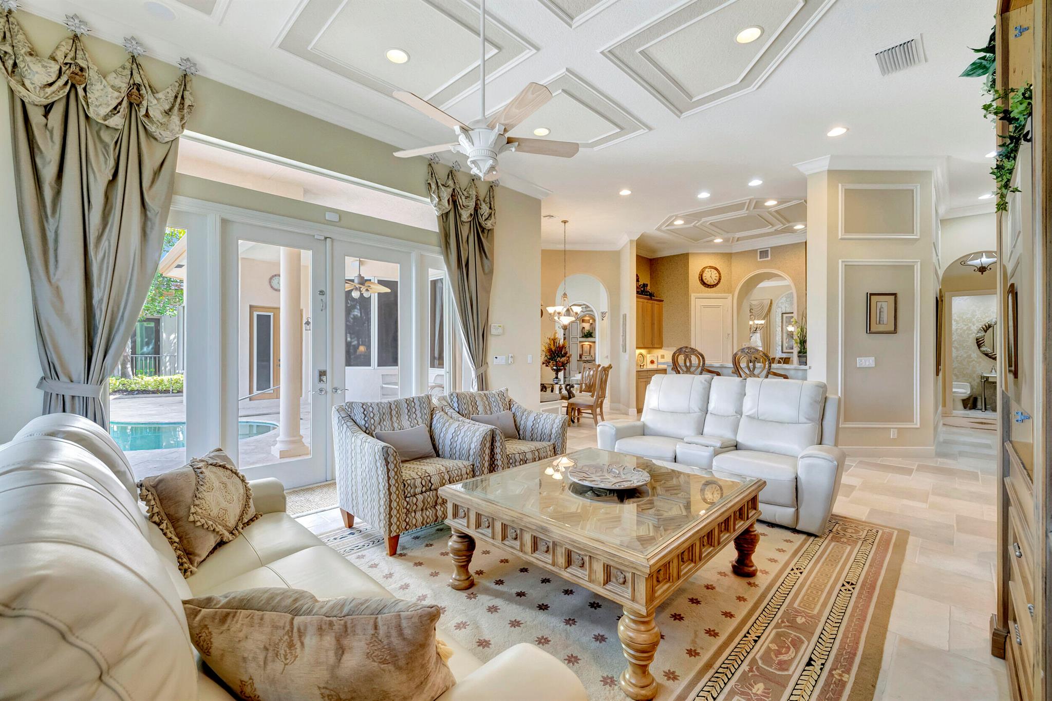 VERSAILLES - Residential