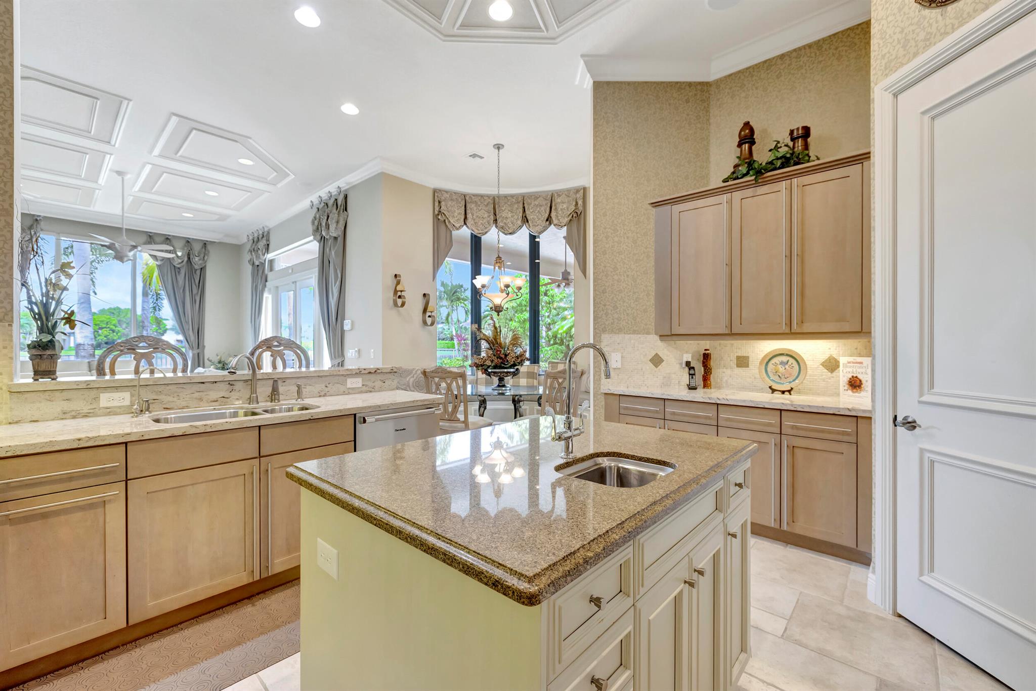 VERSAILLES - Residential