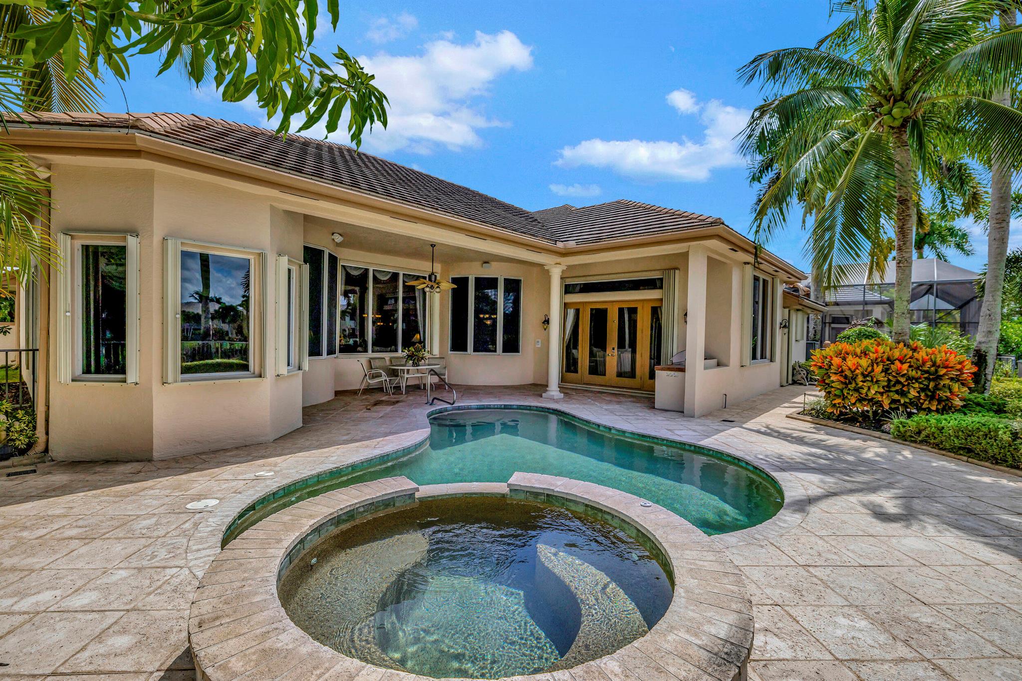 VERSAILLES - Residential