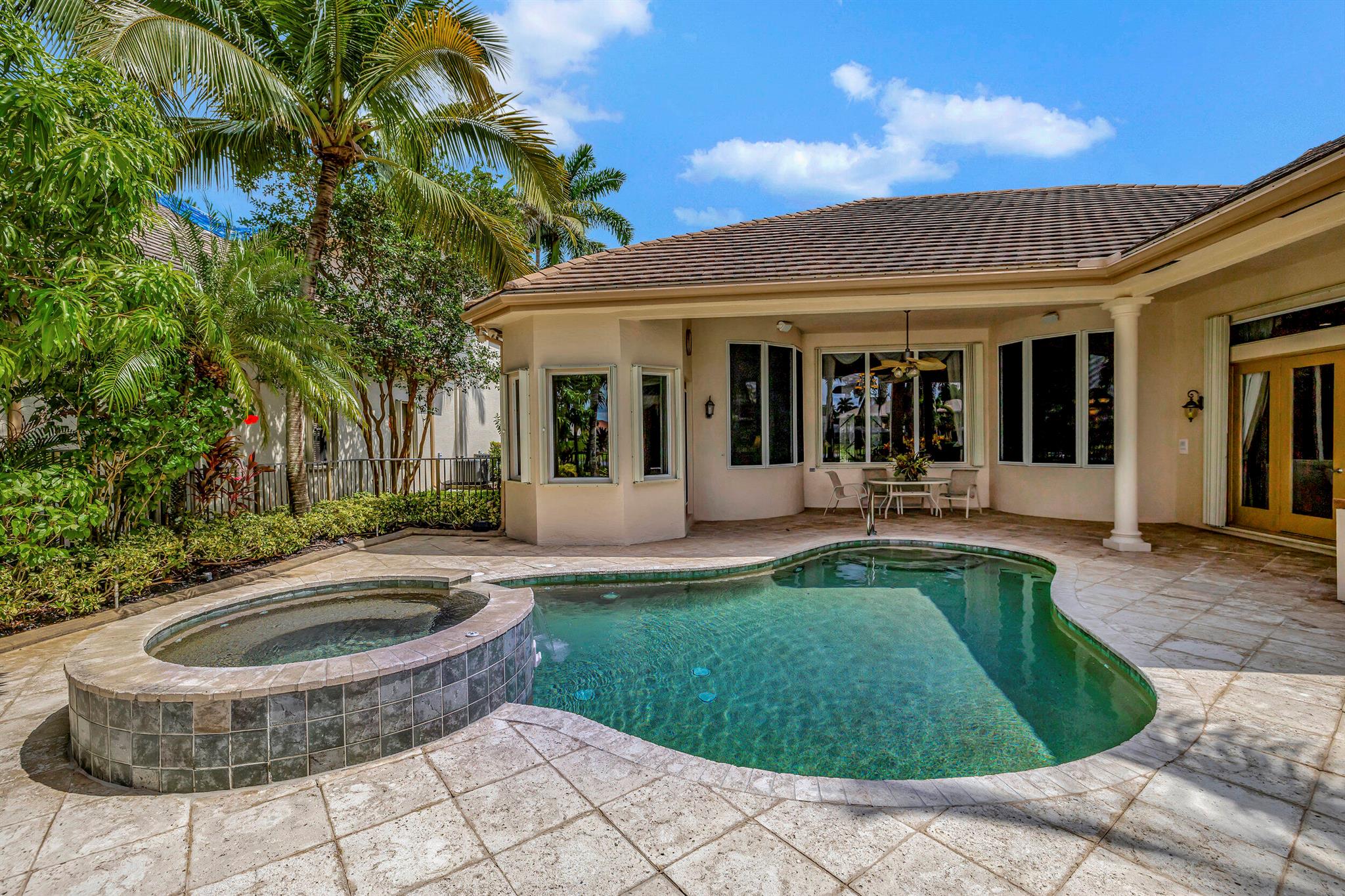 VERSAILLES - Residential